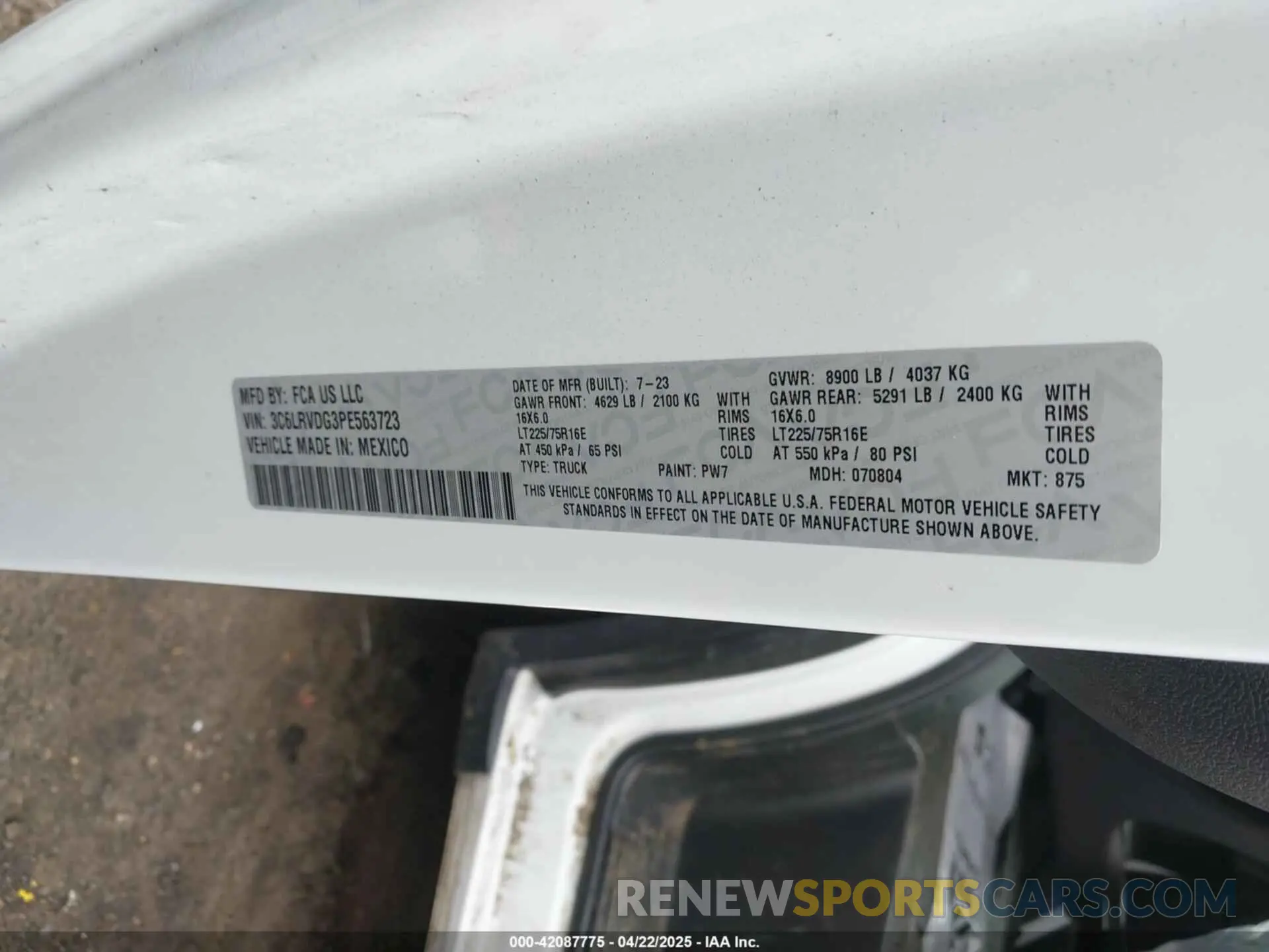 9 Photograph of a damaged car 3C6LRVDG3PE563723 RAM PROMASTER 2500 2023