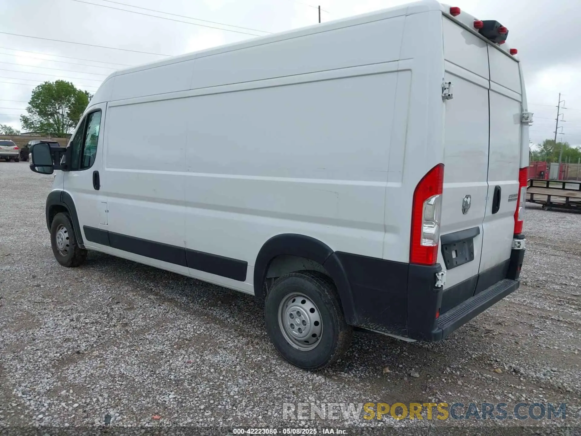 3 Photograph of a damaged car 3C6LRVDG3PE571823 RAM PROMASTER 2500 2023