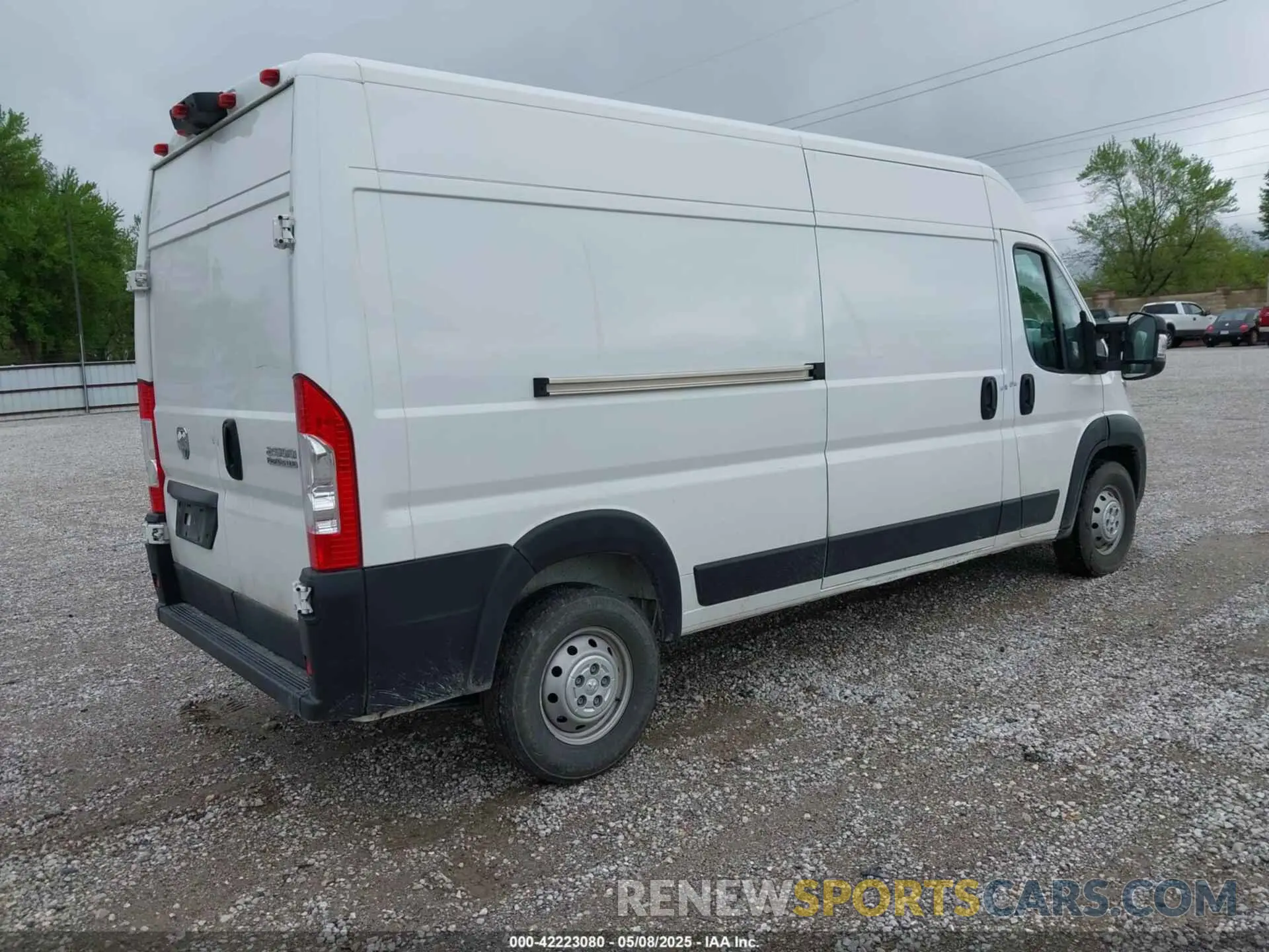 4 Photograph of a damaged car 3C6LRVDG3PE571823 RAM PROMASTER 2500 2023