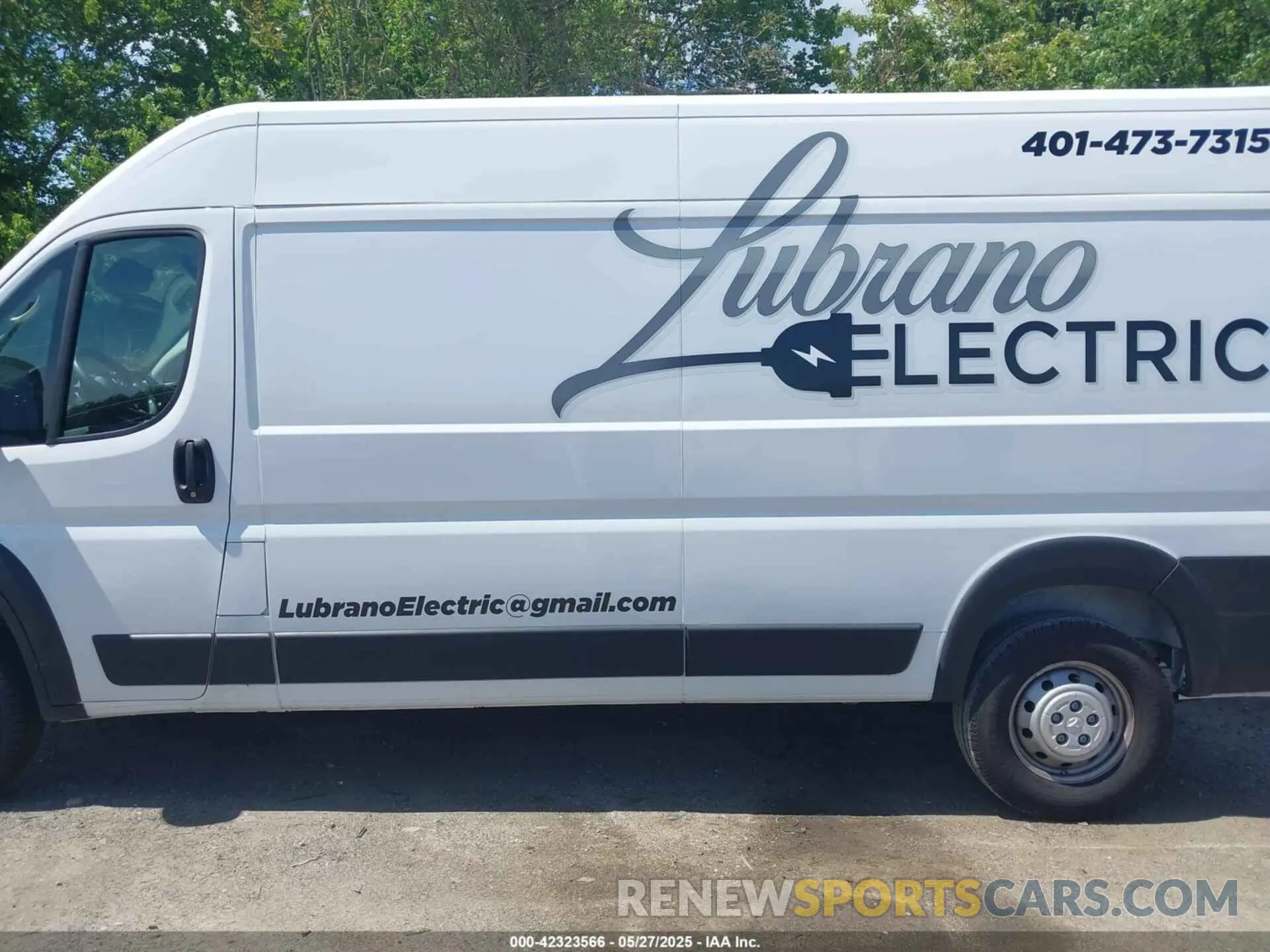 14 Photograph of a damaged car 3C6LRVDG3PE578870 RAM PROMASTER 2500 2023