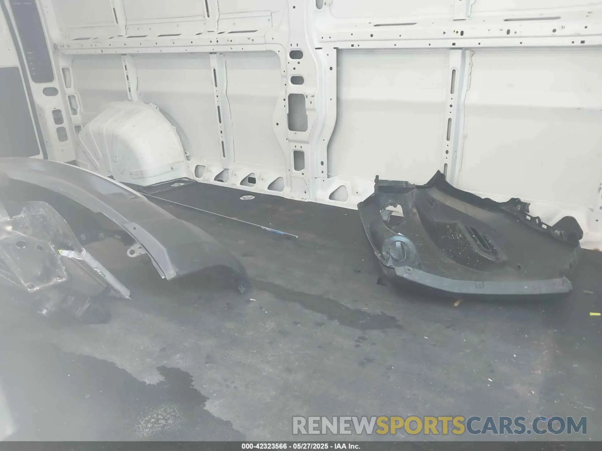 8 Photograph of a damaged car 3C6LRVDG3PE578870 RAM PROMASTER 2500 2023