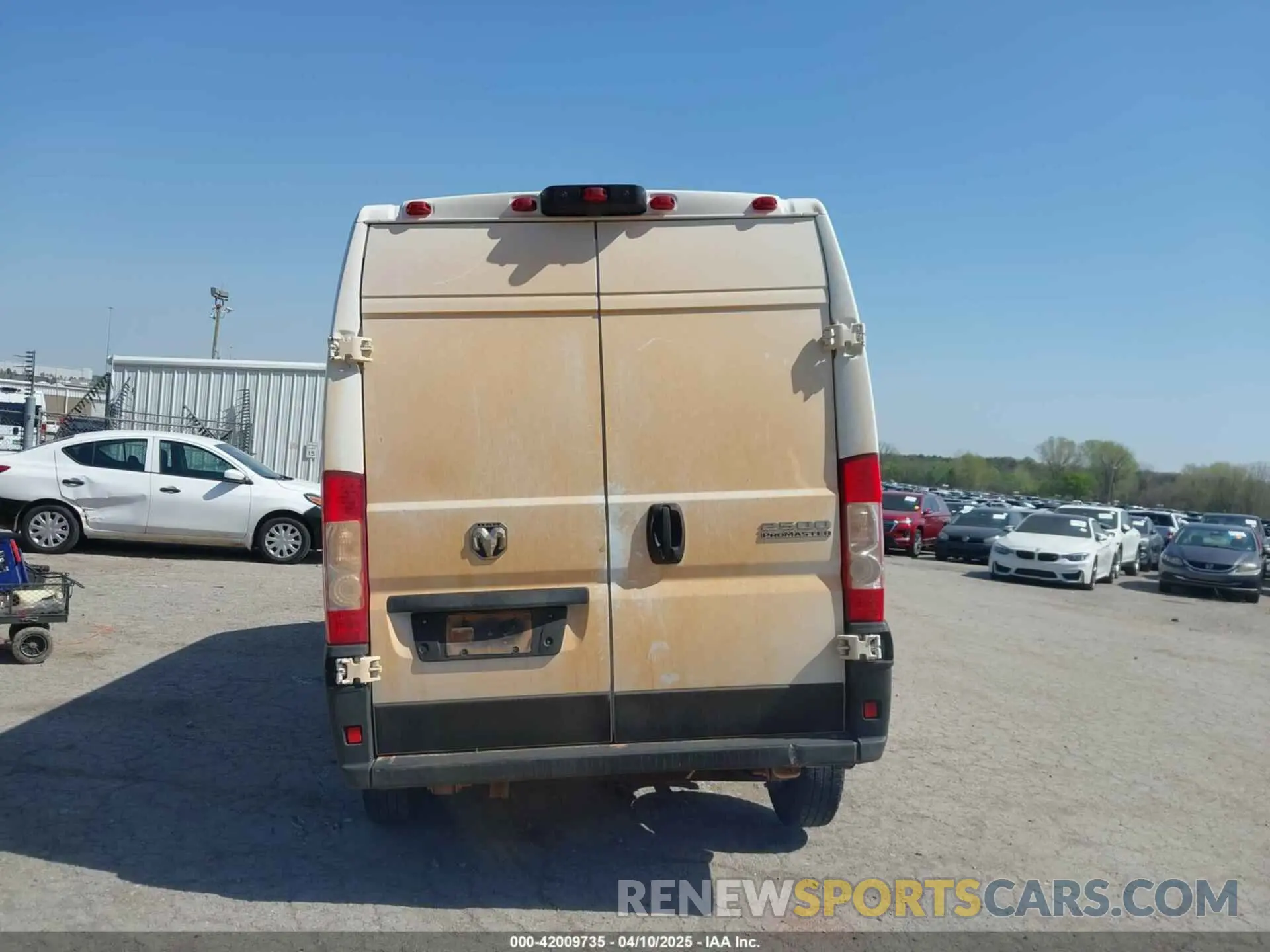 16 Photograph of a damaged car 3C6LRVDG3PE582496 RAM PROMASTER 2500 2023
