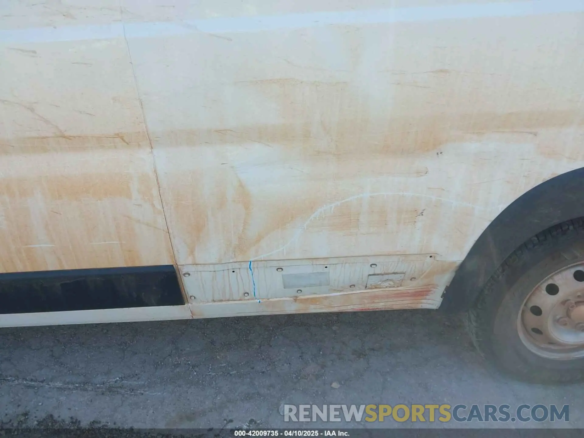 17 Photograph of a damaged car 3C6LRVDG3PE582496 RAM PROMASTER 2500 2023
