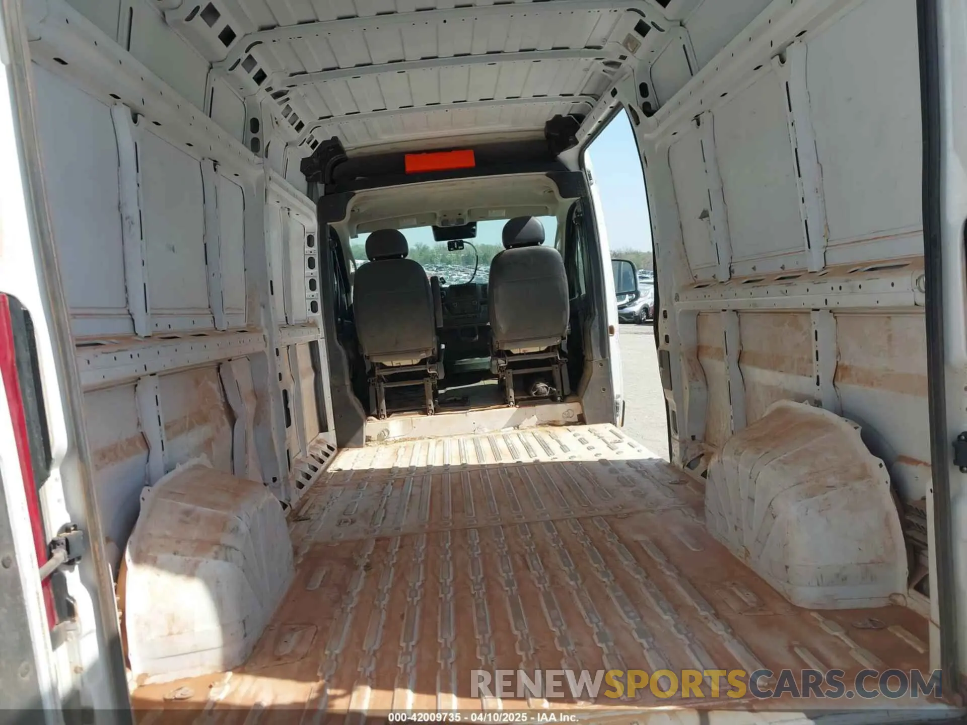 19 Photograph of a damaged car 3C6LRVDG3PE582496 RAM PROMASTER 2500 2023