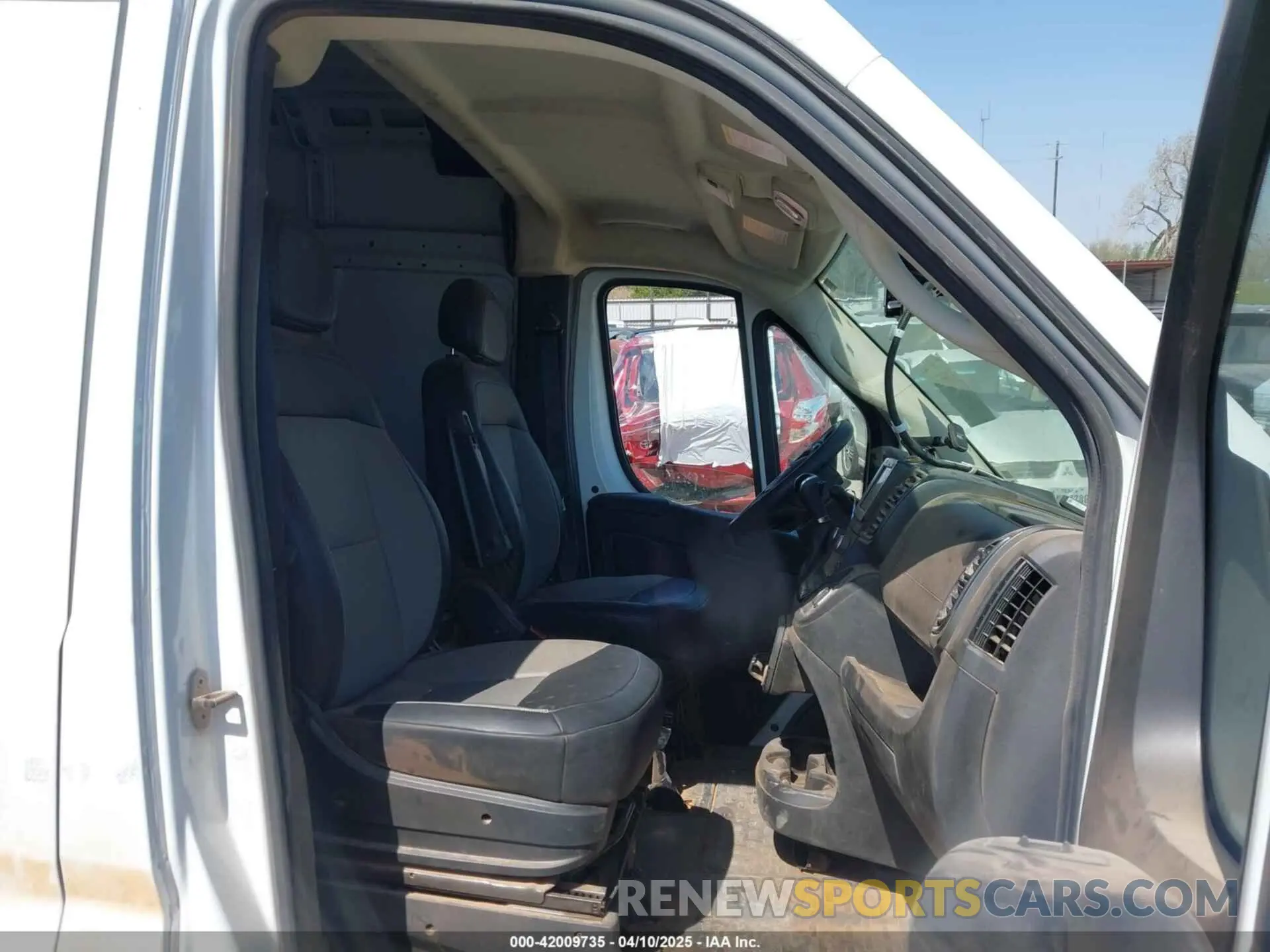 5 Photograph of a damaged car 3C6LRVDG3PE582496 RAM PROMASTER 2500 2023