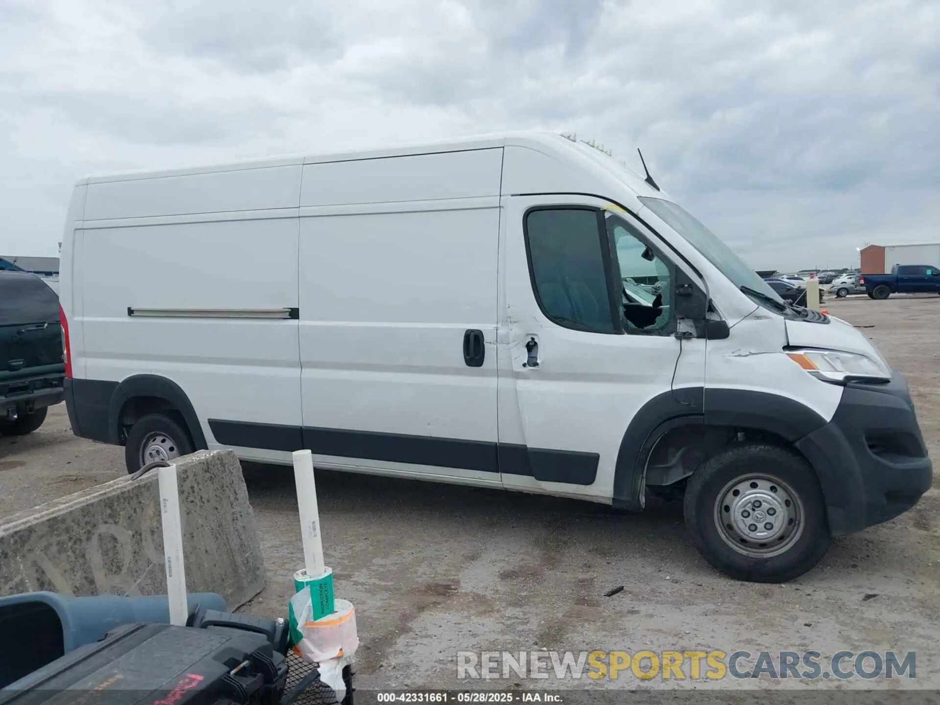 13 Photograph of a damaged car 3C6LRVDG3PE603945 RAM PROMASTER 2500 2023