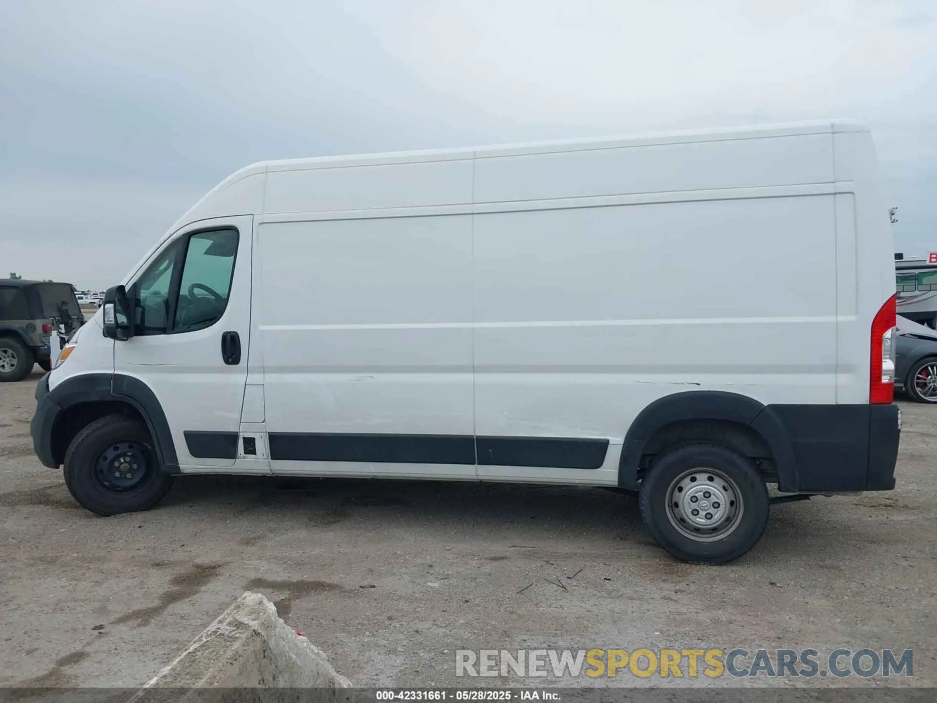 14 Photograph of a damaged car 3C6LRVDG3PE603945 RAM PROMASTER 2500 2023