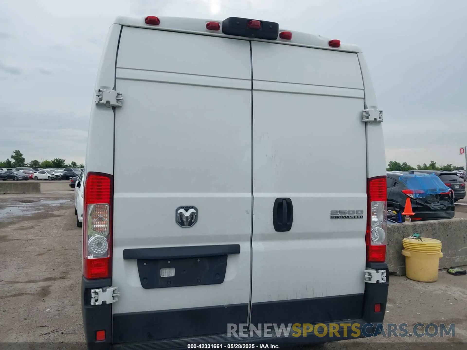 16 Photograph of a damaged car 3C6LRVDG3PE603945 RAM PROMASTER 2500 2023