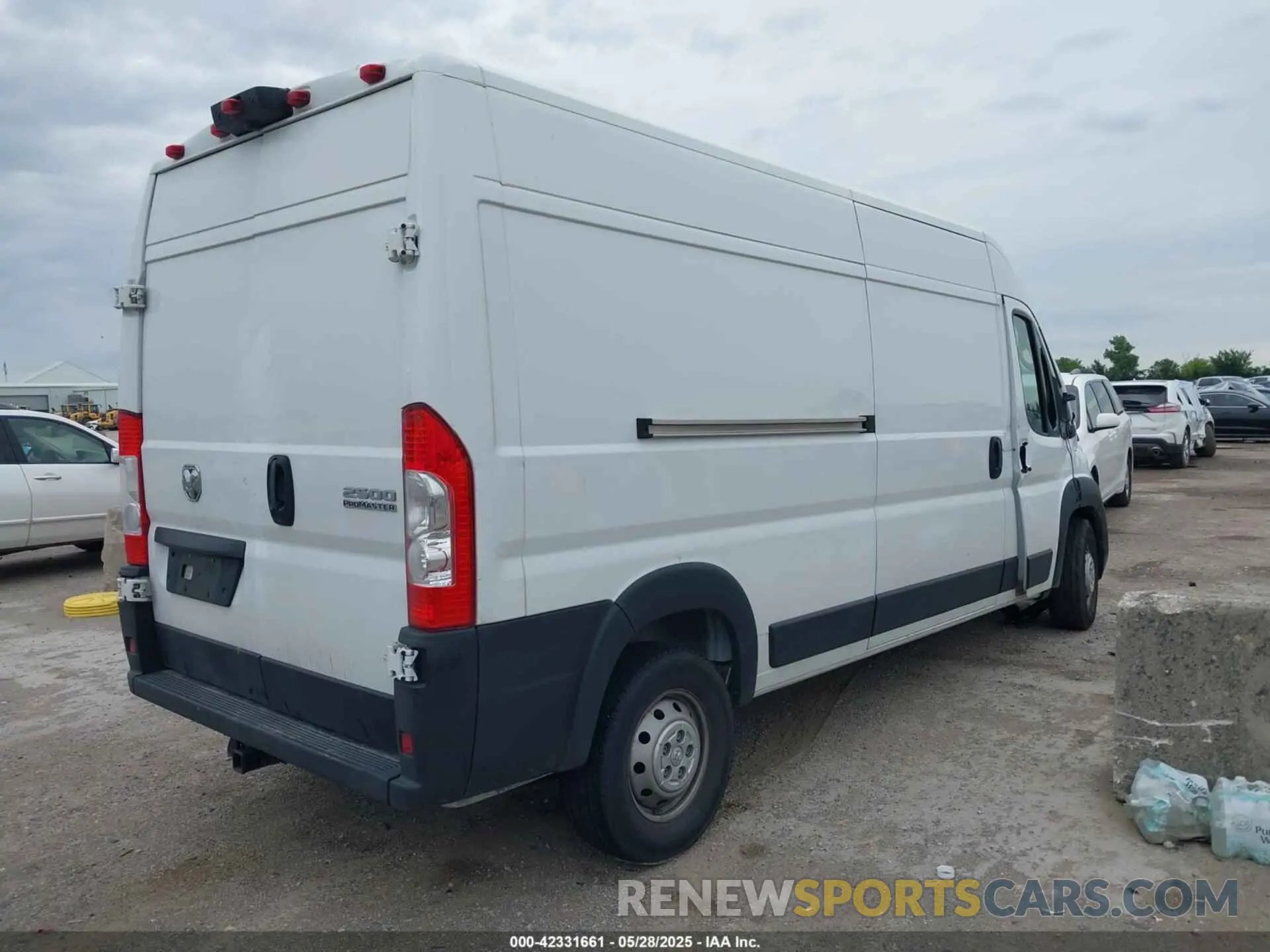 4 Photograph of a damaged car 3C6LRVDG3PE603945 RAM PROMASTER 2500 2023
