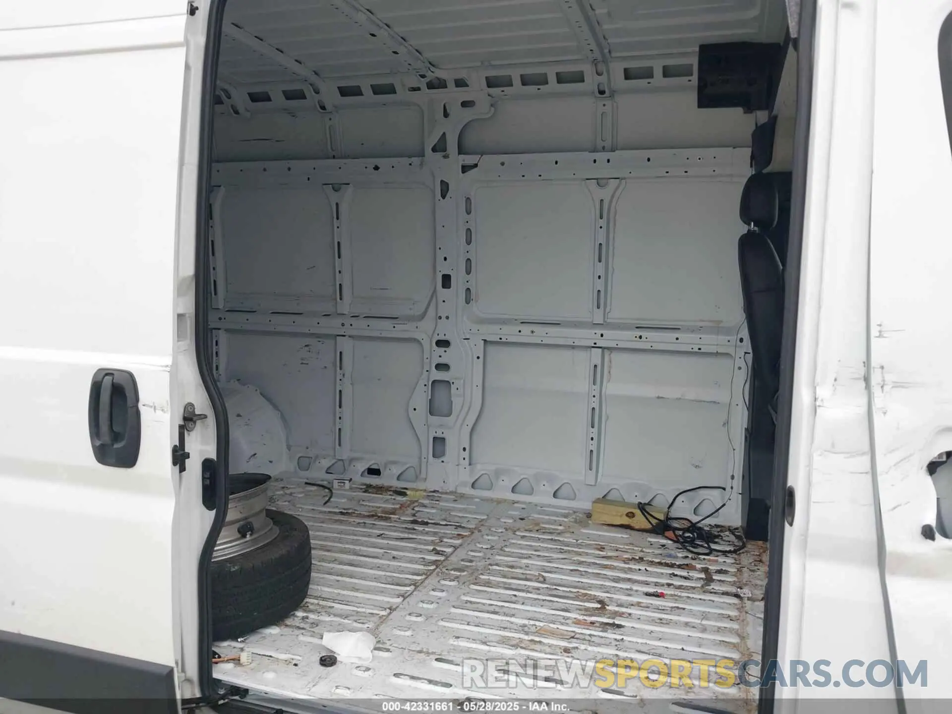 8 Photograph of a damaged car 3C6LRVDG3PE603945 RAM PROMASTER 2500 2023