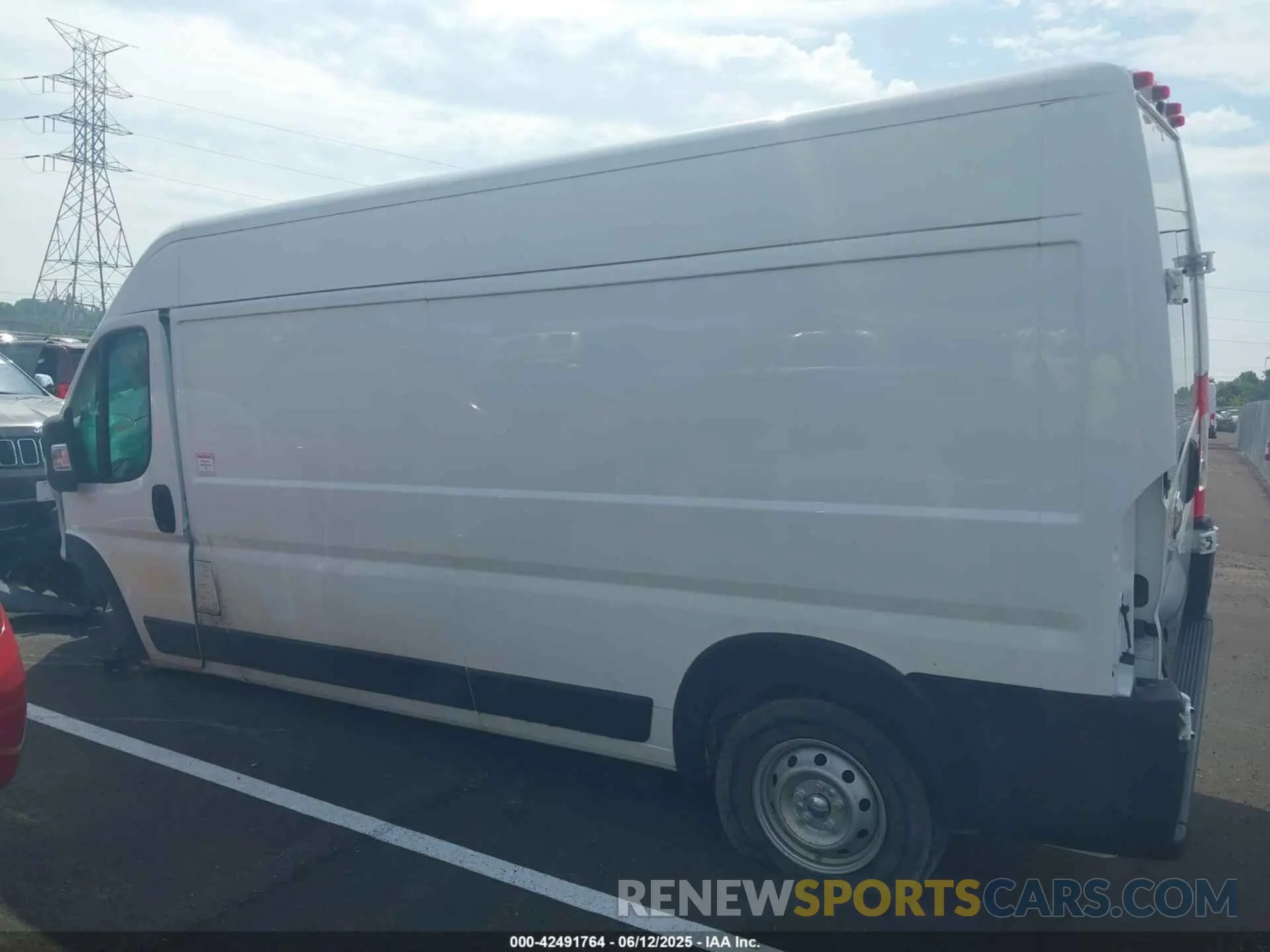 14 Photograph of a damaged car 3C6LRVDG4PE509928 RAM PROMASTER 2500 2023