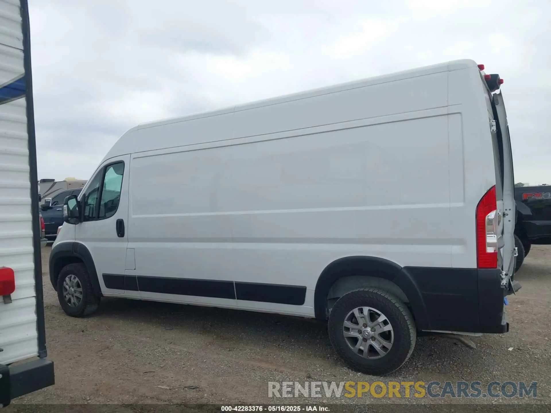 14 Photograph of a damaged car 3C6LRVDG5PE518816 RAM PROMASTER 2500 2023
