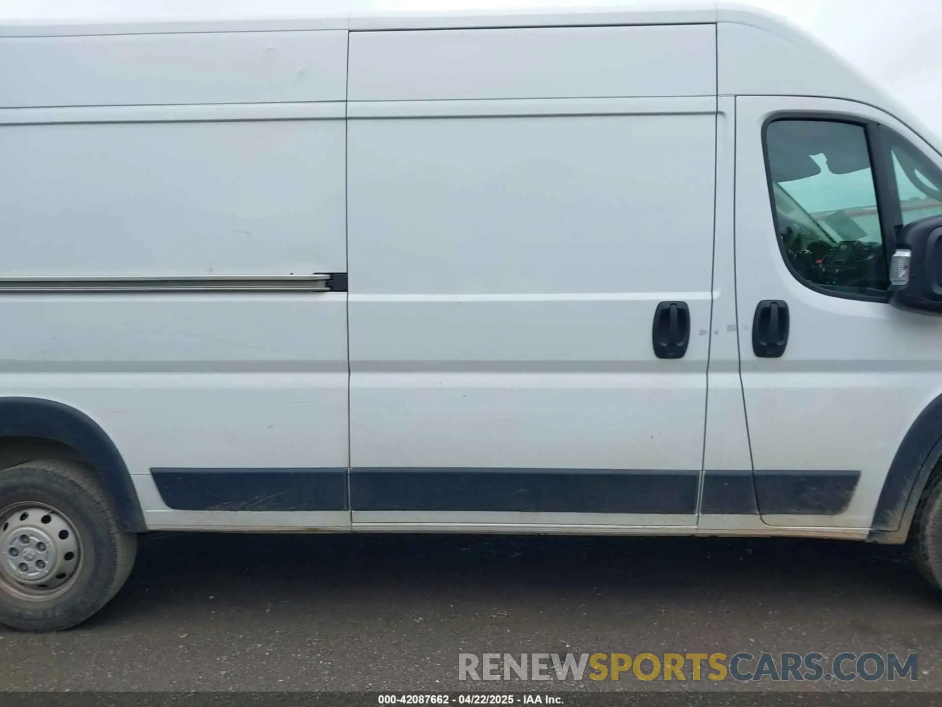 13 Photograph of a damaged car 3C6LRVDG5PE535261 RAM PROMASTER 2500 2023