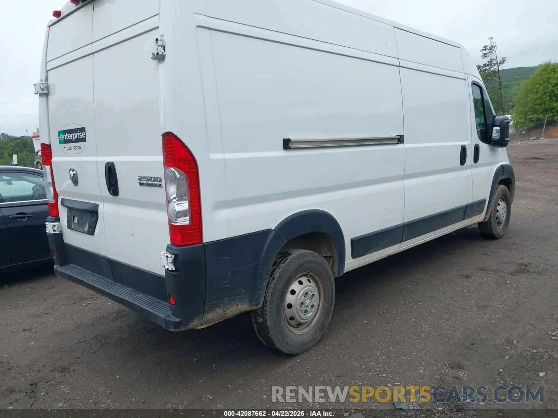 4 Photograph of a damaged car 3C6LRVDG5PE535261 RAM PROMASTER 2500 2023