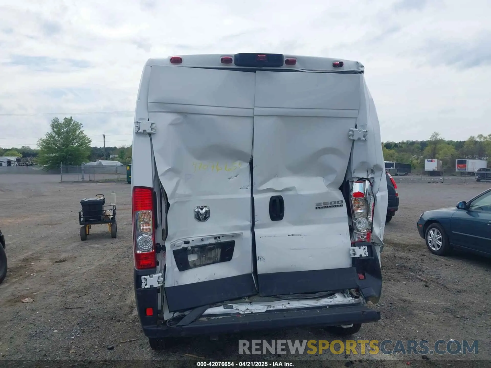 16 Photograph of a damaged car 3C6LRVDG5PE572066 RAM PROMASTER 2500 2023