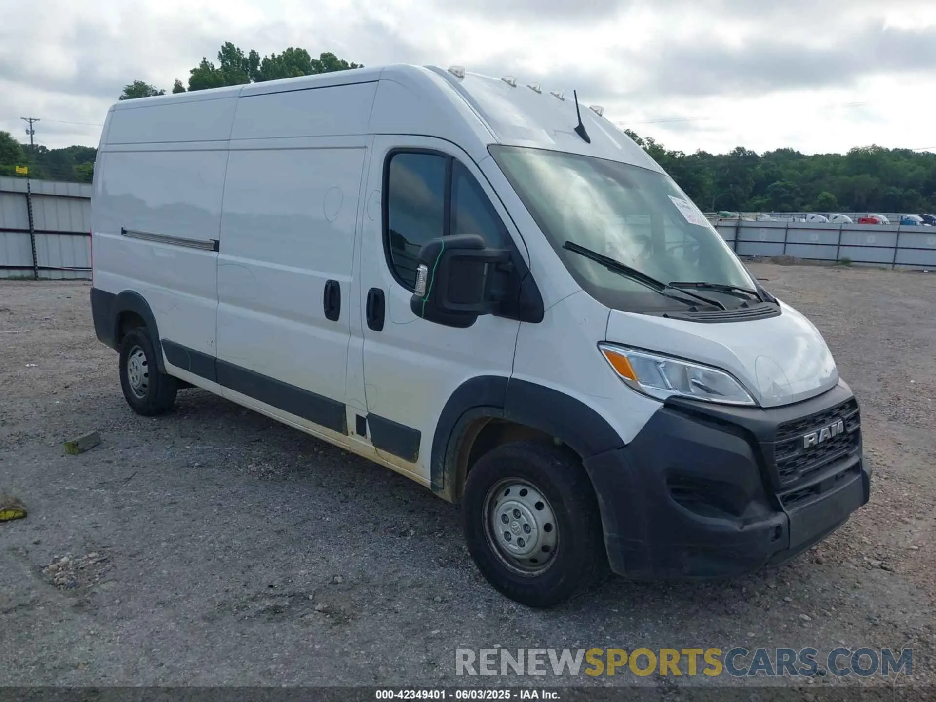 1 Photograph of a damaged car 3C6LRVDG5PE585562 RAM PROMASTER 2500 2023