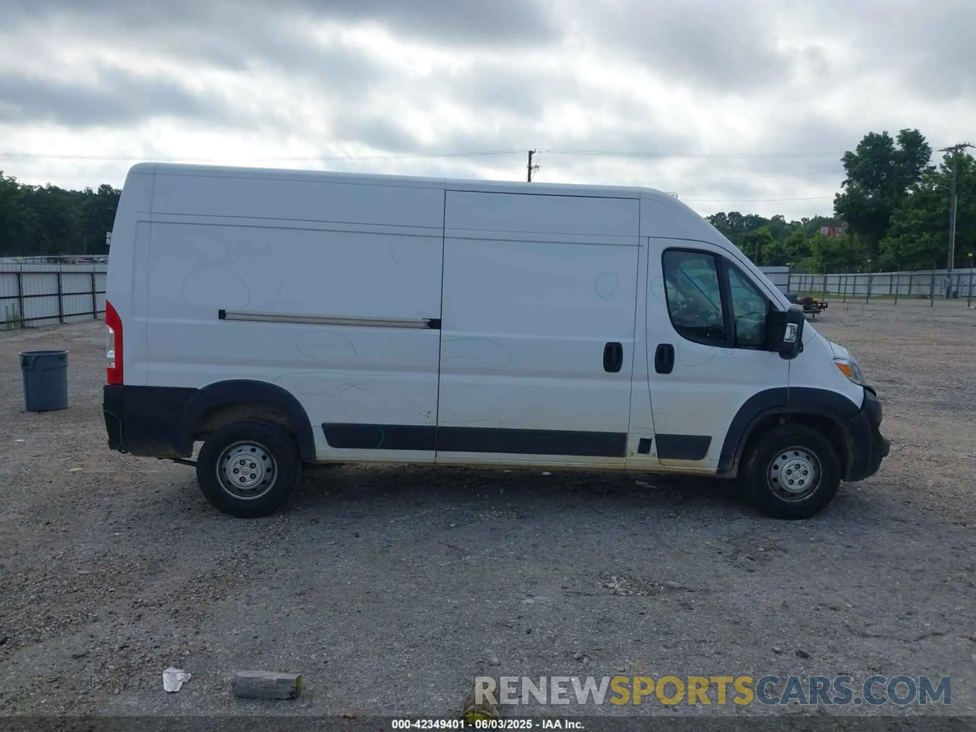 14 Photograph of a damaged car 3C6LRVDG5PE585562 RAM PROMASTER 2500 2023