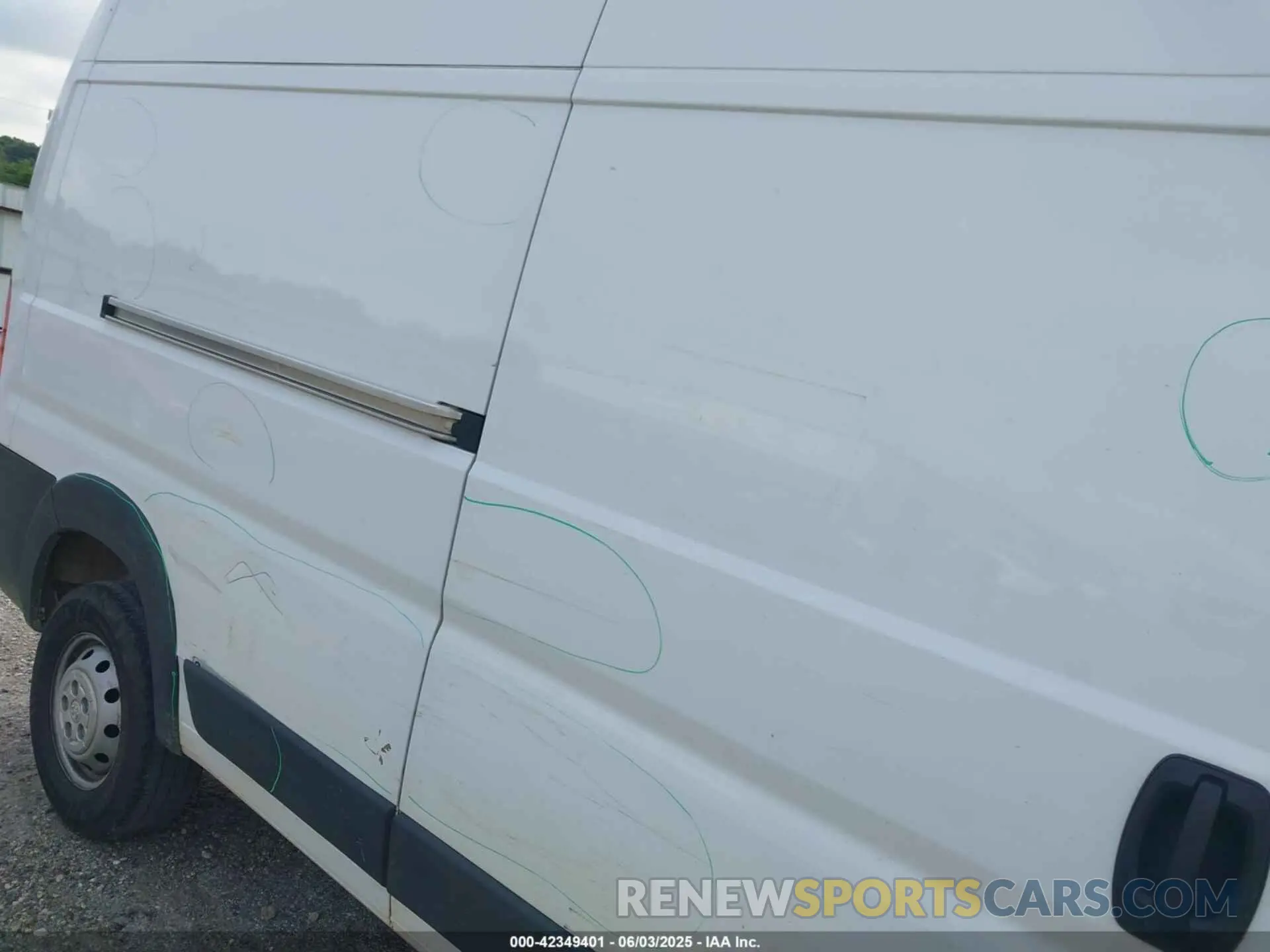 18 Photograph of a damaged car 3C6LRVDG5PE585562 RAM PROMASTER 2500 2023