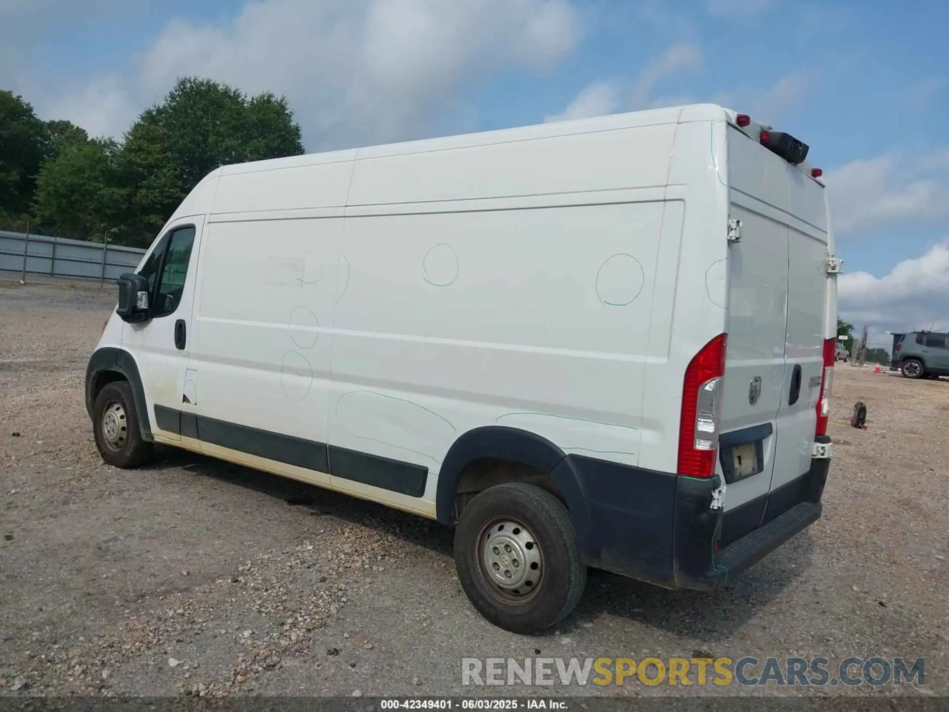 3 Photograph of a damaged car 3C6LRVDG5PE585562 RAM PROMASTER 2500 2023