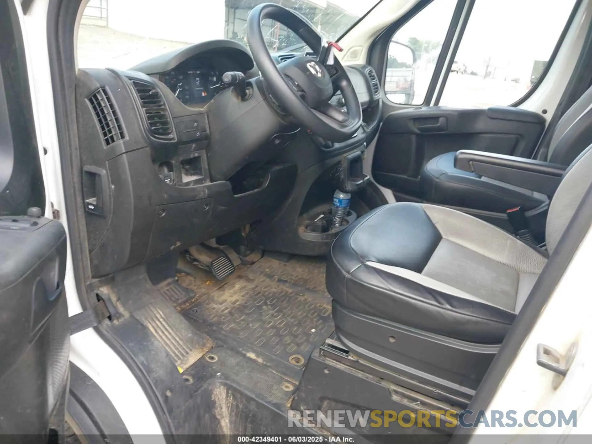 5 Photograph of a damaged car 3C6LRVDG5PE585562 RAM PROMASTER 2500 2023