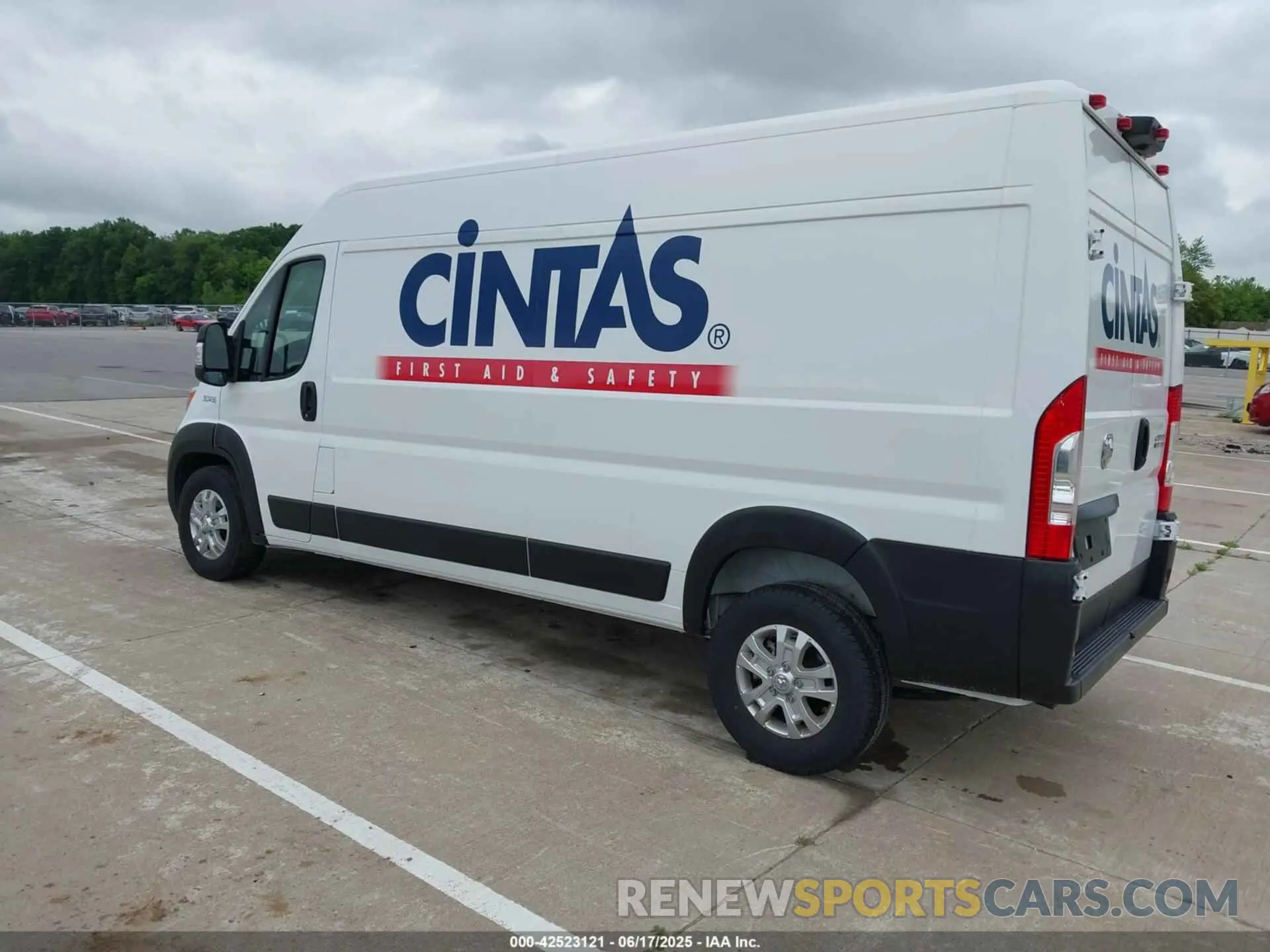 3 Photograph of a damaged car 3C6LRVDG7PE564213 RAM PROMASTER 2500 2023