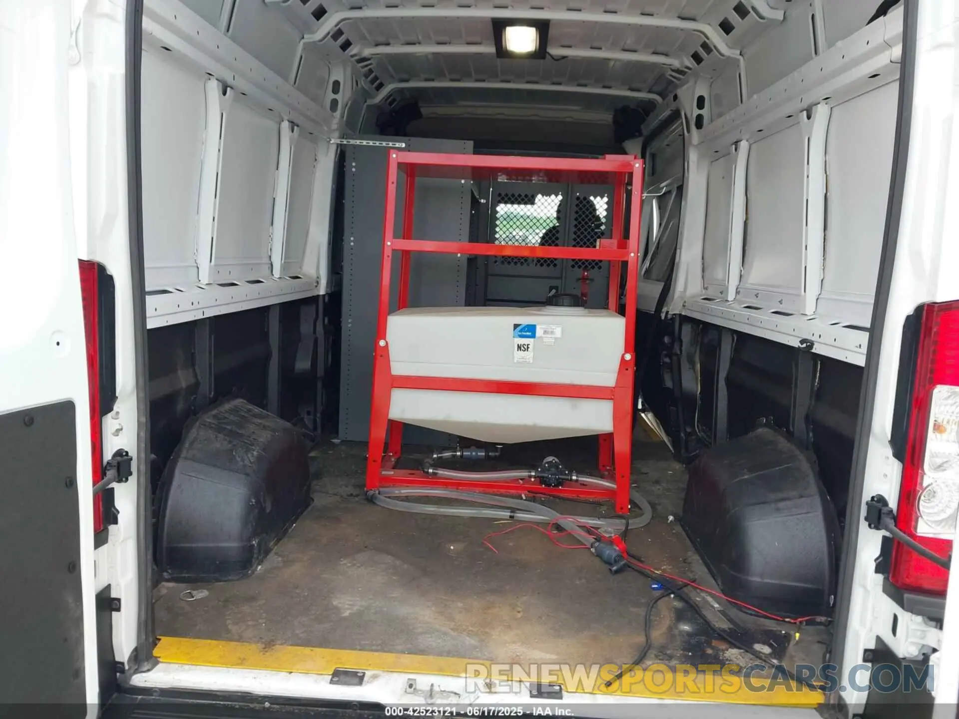 8 Photograph of a damaged car 3C6LRVDG7PE564213 RAM PROMASTER 2500 2023