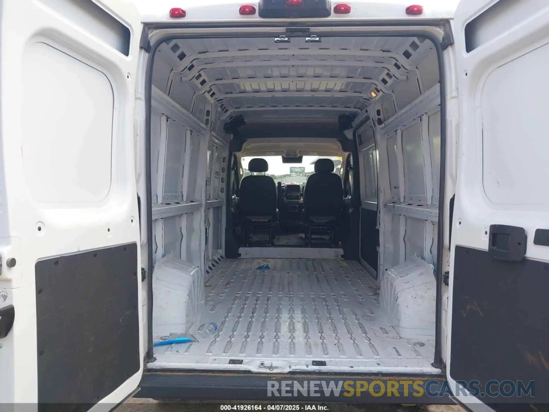 8 Photograph of a damaged car 3C6LRVDG8PE552913 RAM PROMASTER 2500 2023
