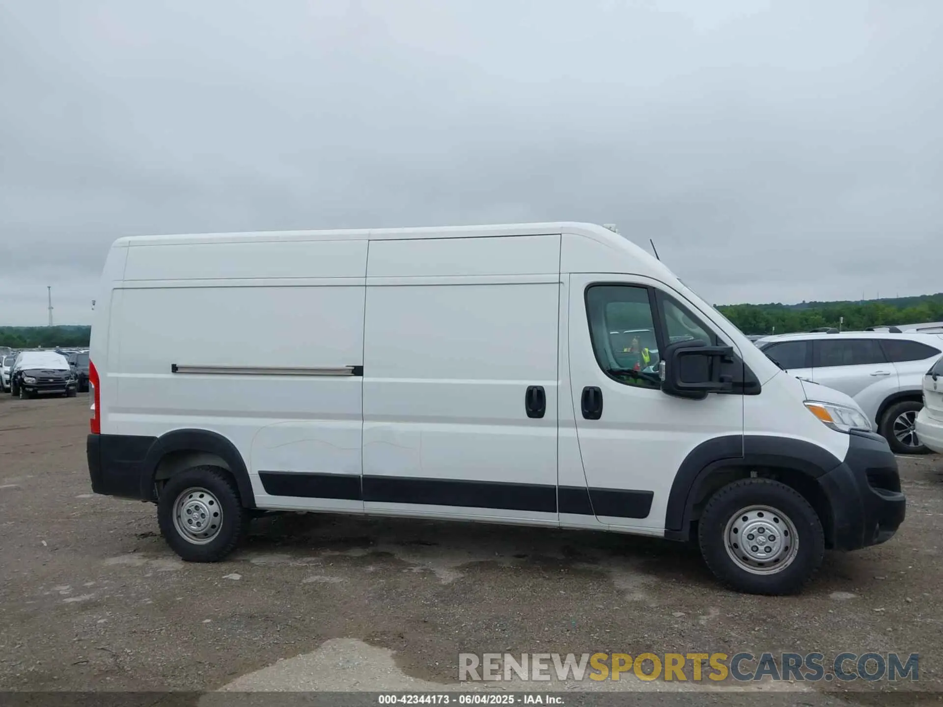 13 Photograph of a damaged car 3C6LRVDG8PE563796 RAM PROMASTER 2500 2023