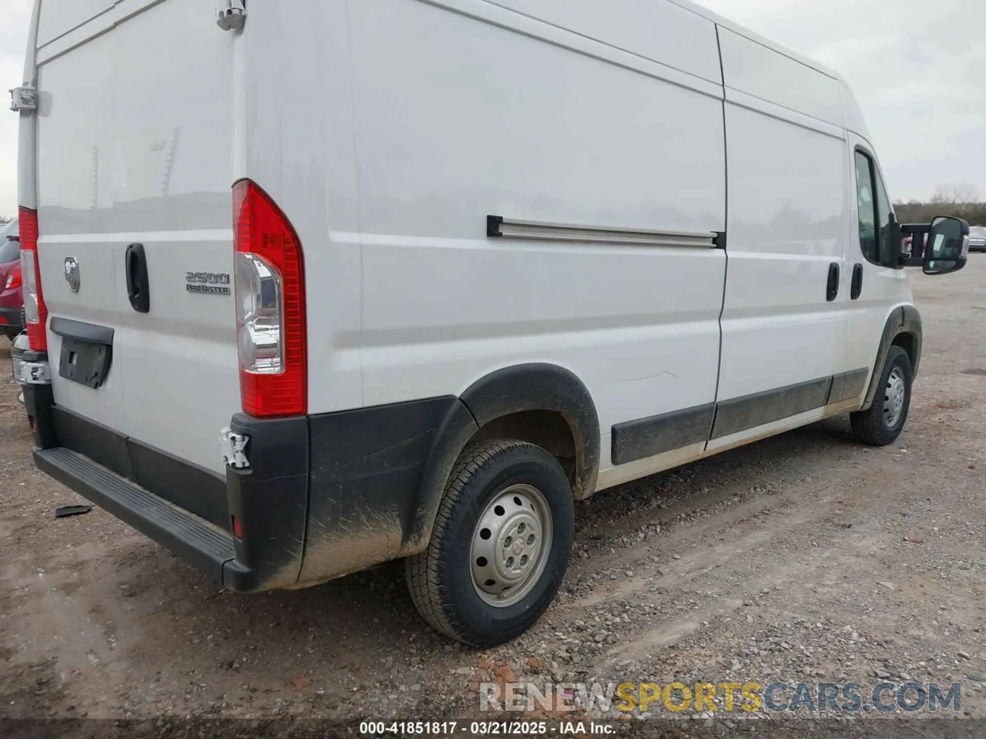 4 Photograph of a damaged car 3C6LRVDG8PE577813 RAM PROMASTER 2500 2023