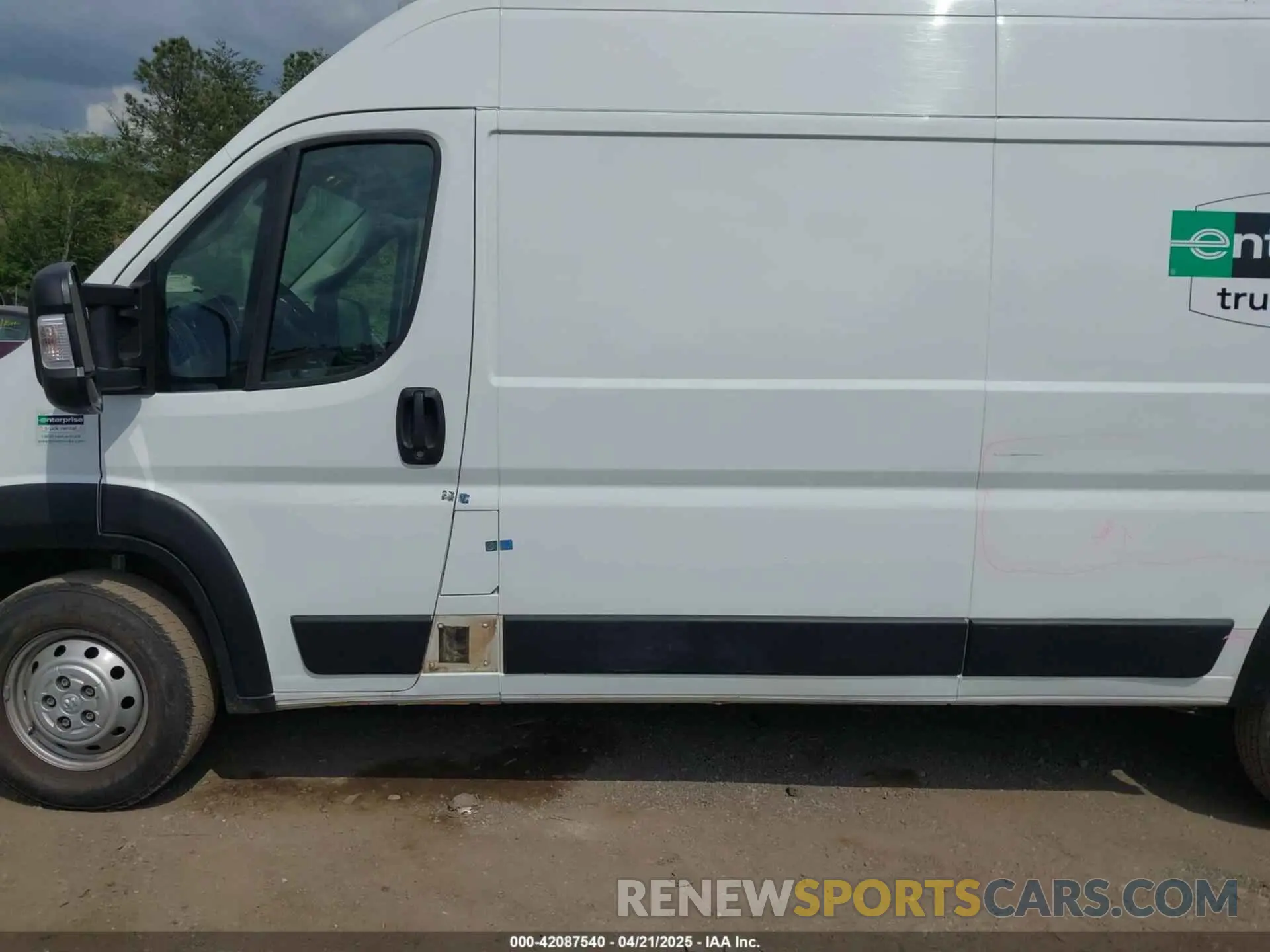 14 Photograph of a damaged car 3C6LRVDG8PE593865 RAM PROMASTER 2500 2023