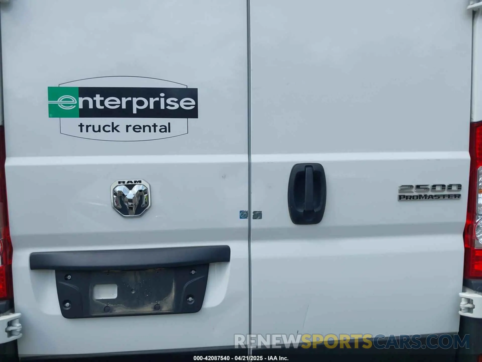16 Photograph of a damaged car 3C6LRVDG8PE593865 RAM PROMASTER 2500 2023