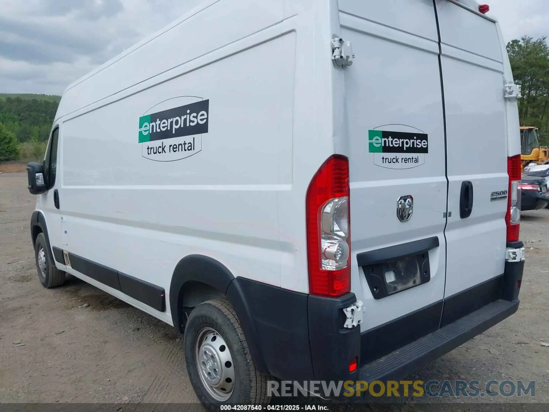 3 Photograph of a damaged car 3C6LRVDG8PE593865 RAM PROMASTER 2500 2023