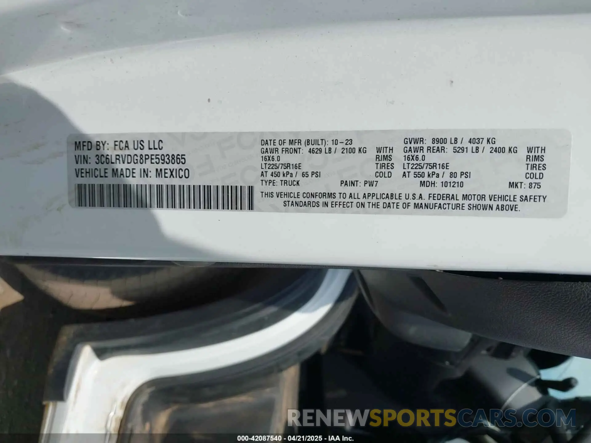 9 Photograph of a damaged car 3C6LRVDG8PE593865 RAM PROMASTER 2500 2023