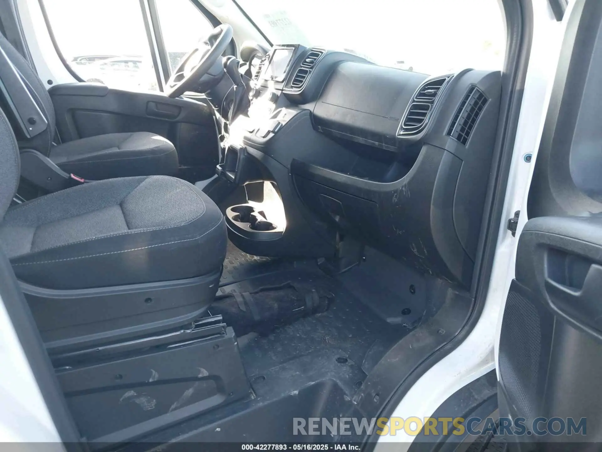 5 Photograph of a damaged car 3C6LRVDG8PE596328 RAM PROMASTER 2500 2023
