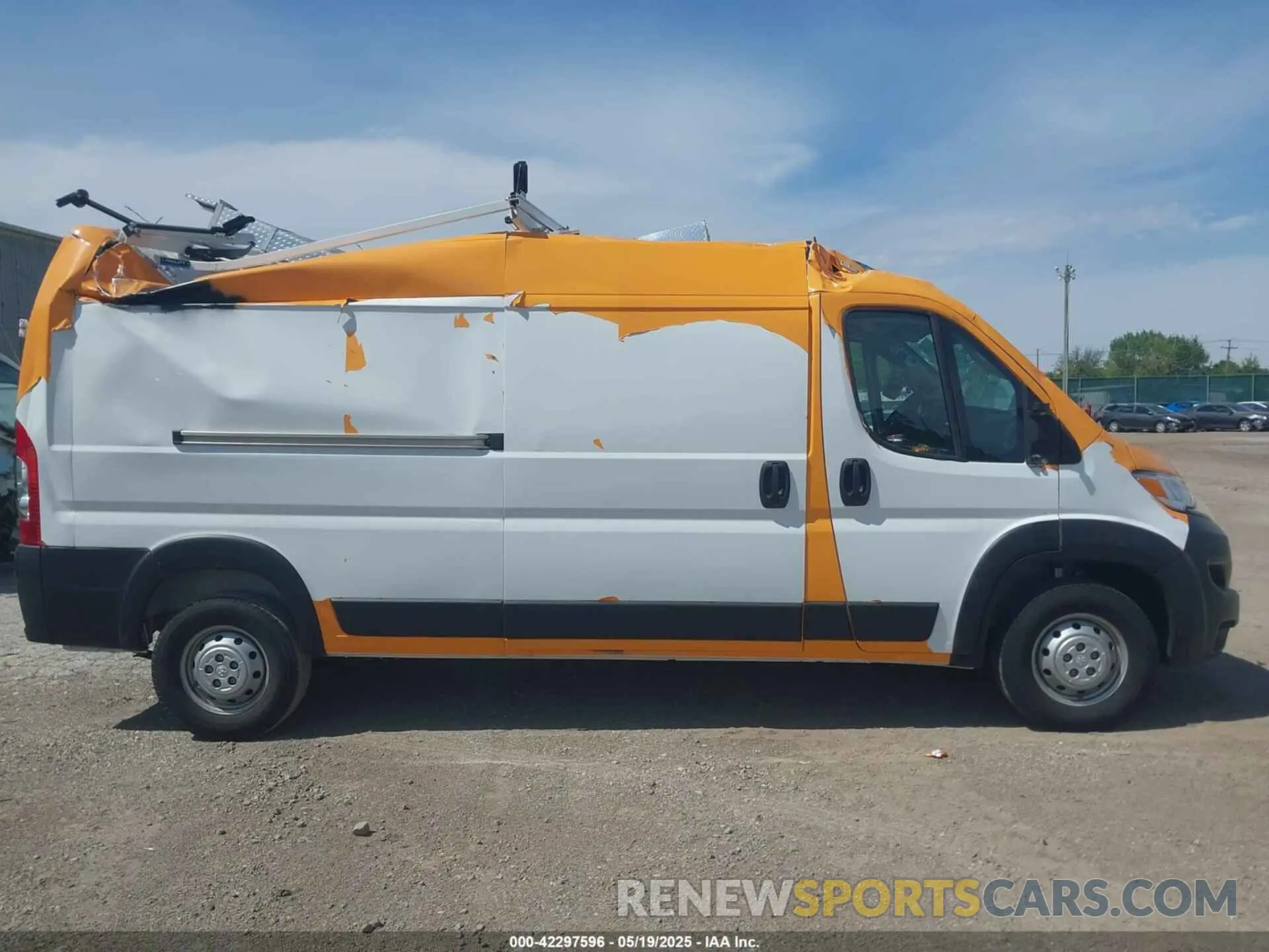 13 Photograph of a damaged car 3C6LRVDG8PE598712 RAM PROMASTER 2500 2023