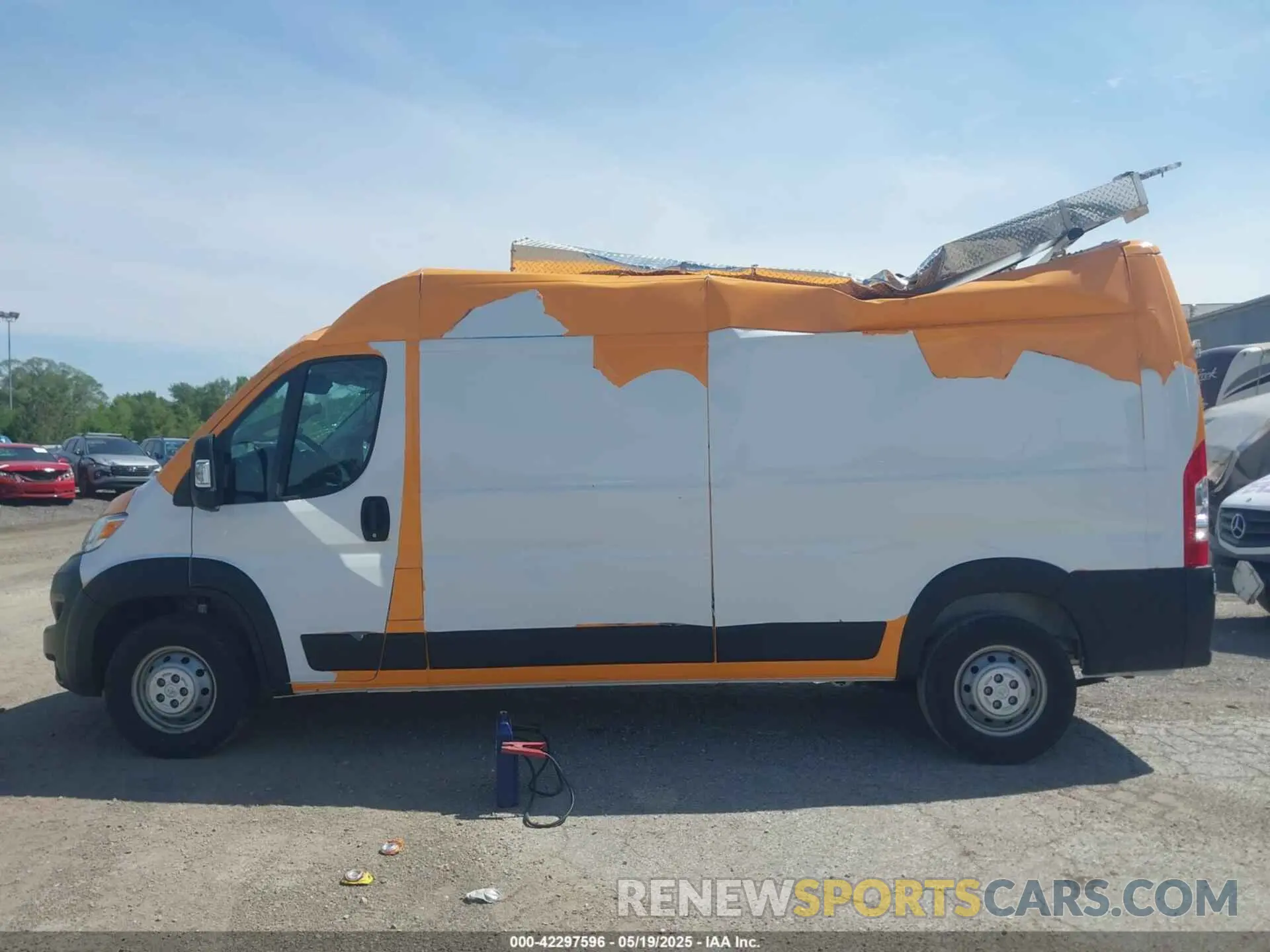 14 Photograph of a damaged car 3C6LRVDG8PE598712 RAM PROMASTER 2500 2023