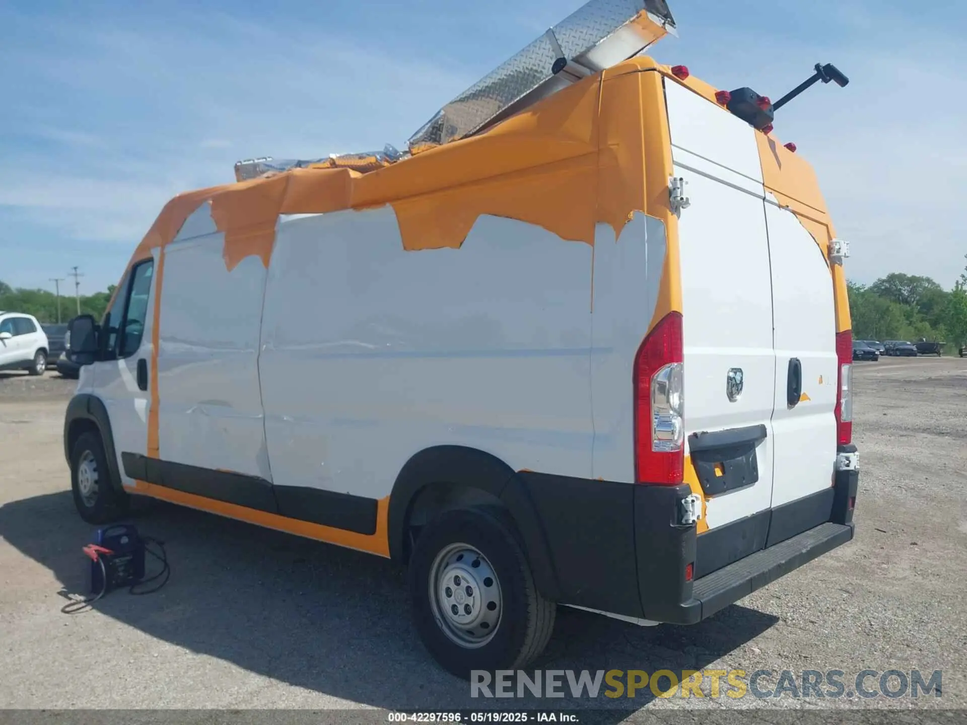 3 Photograph of a damaged car 3C6LRVDG8PE598712 RAM PROMASTER 2500 2023