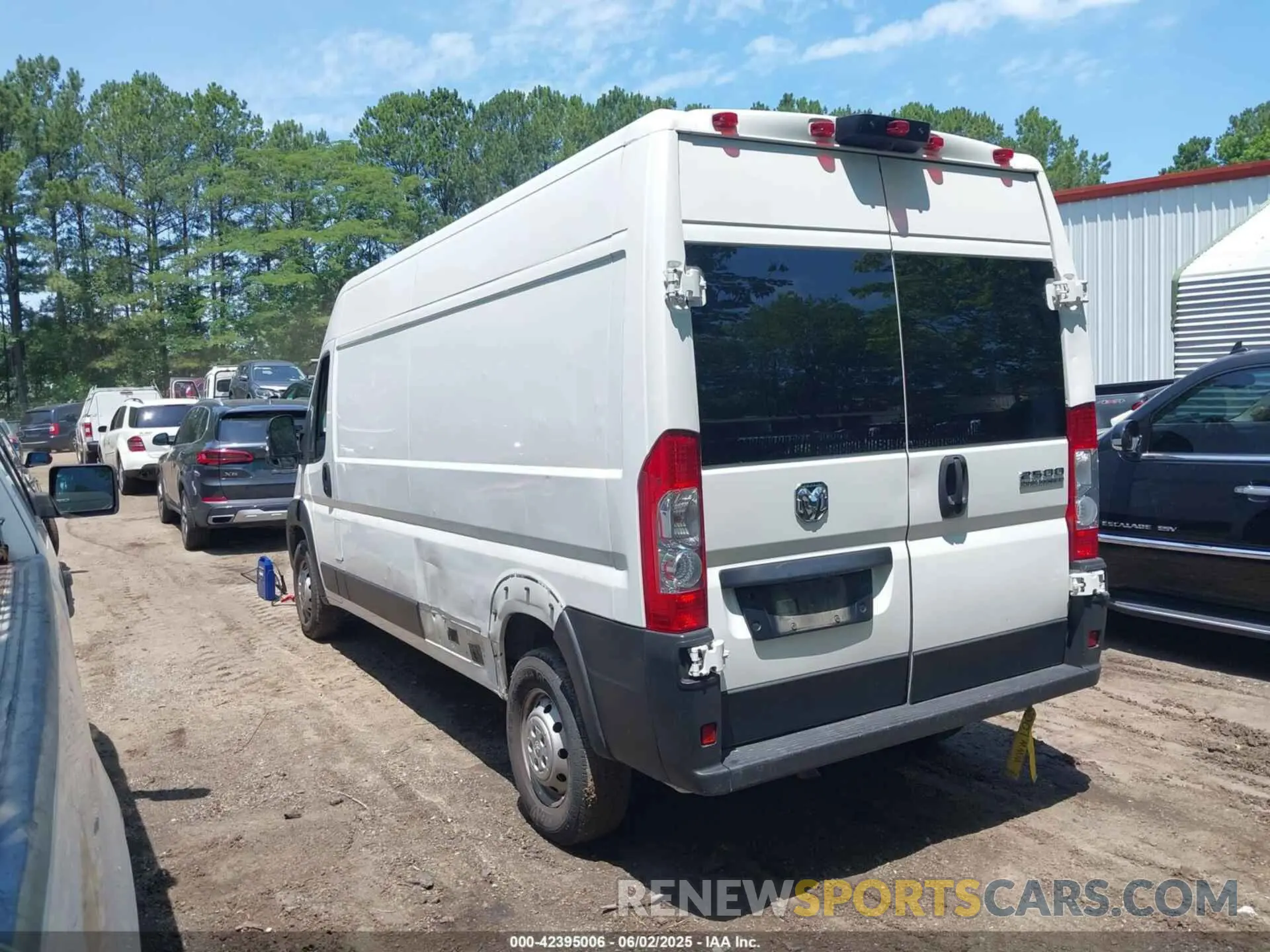 3 Photograph of a damaged car 3C6LRVDG8PE605870 RAM PROMASTER 2500 2023