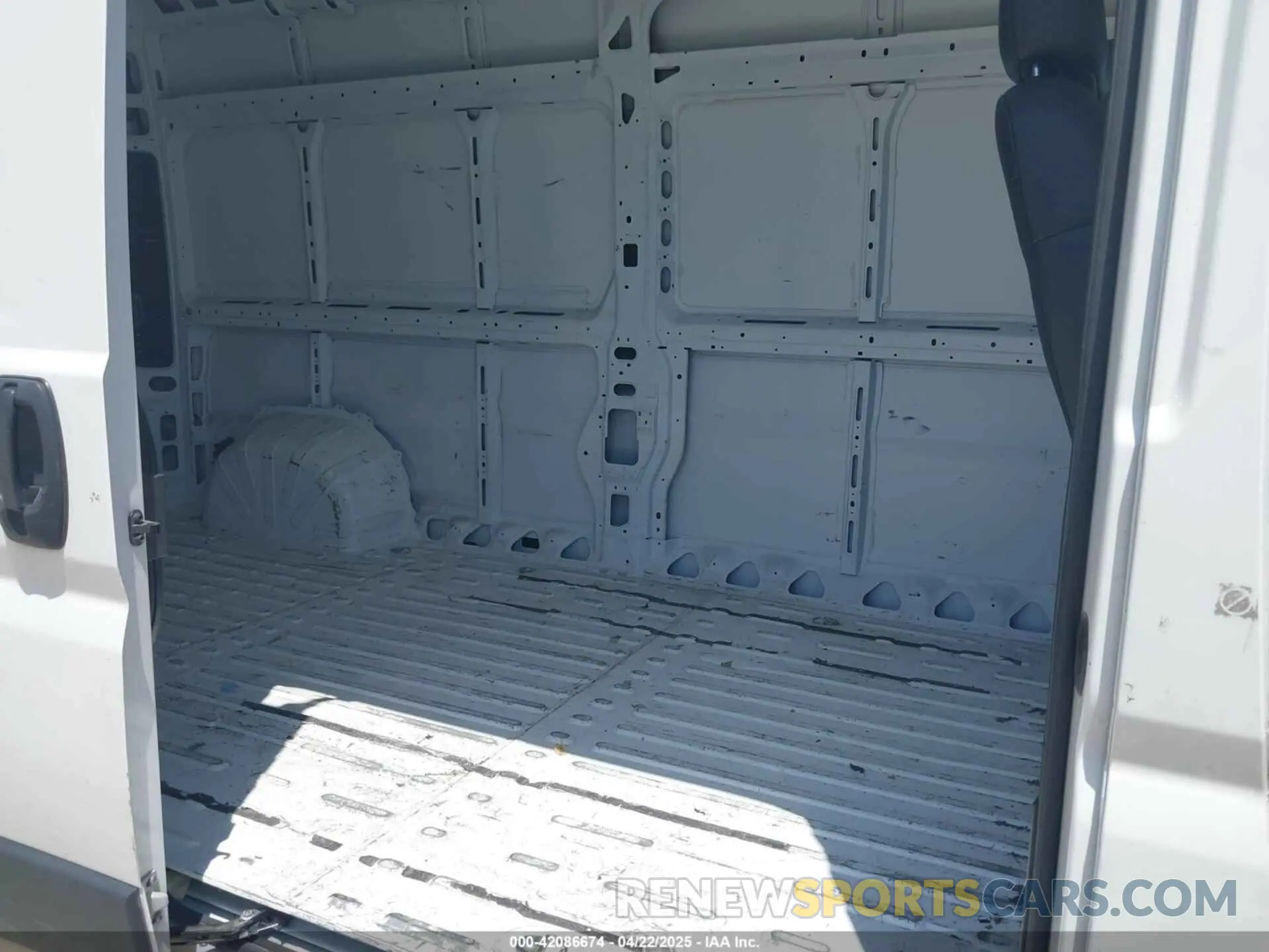 8 Photograph of a damaged car 3C6LRVDG9PE571678 RAM PROMASTER 2500 2023