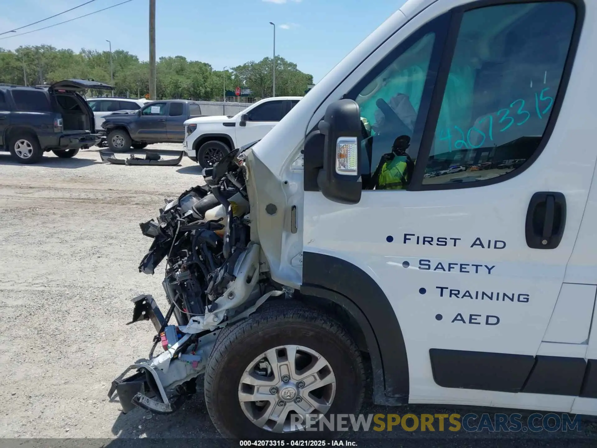 17 Photograph of a damaged car 3C6LRVDG9PE586097 RAM PROMASTER 2500 2023