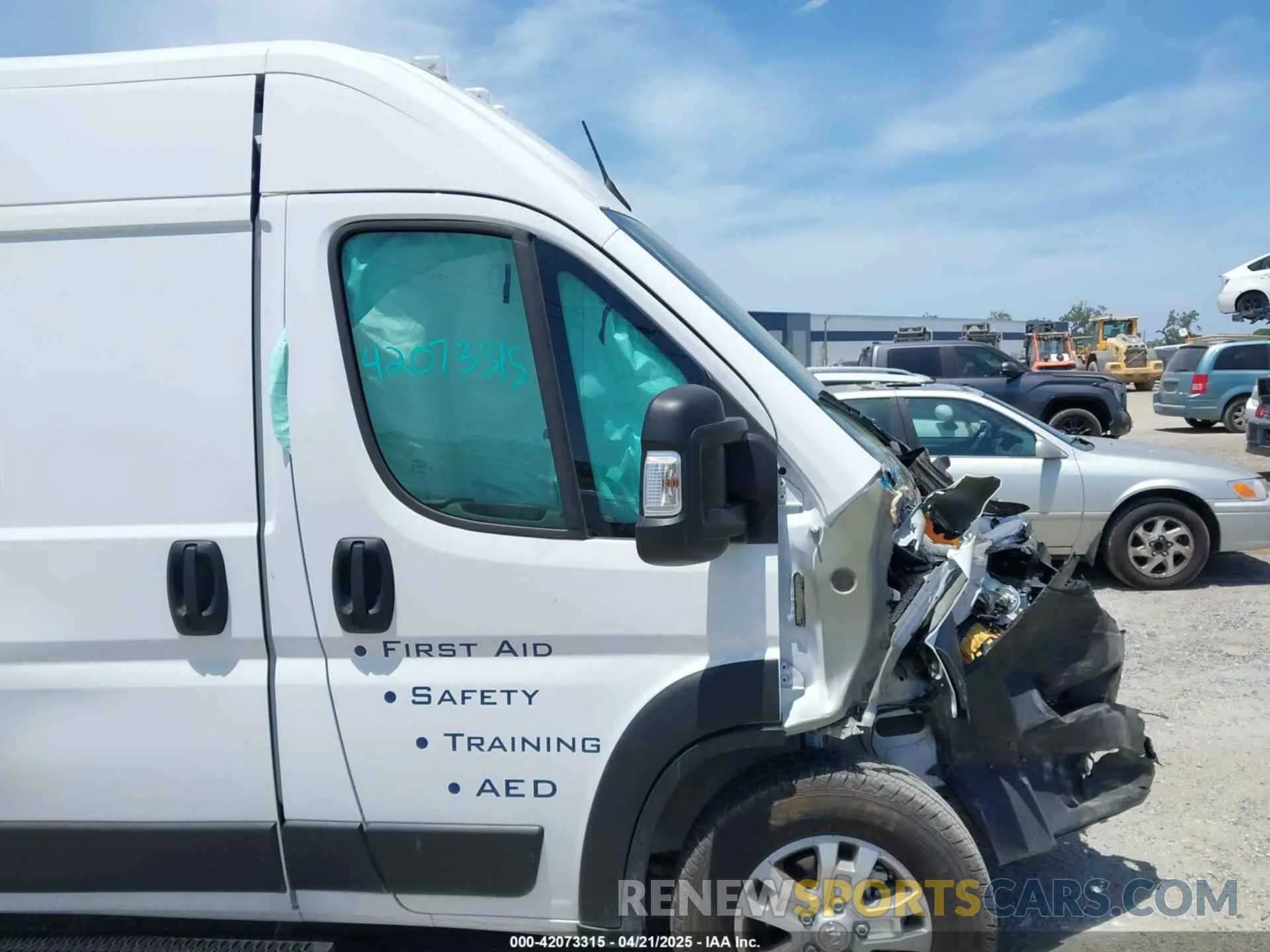 18 Photograph of a damaged car 3C6LRVDG9PE586097 RAM PROMASTER 2500 2023