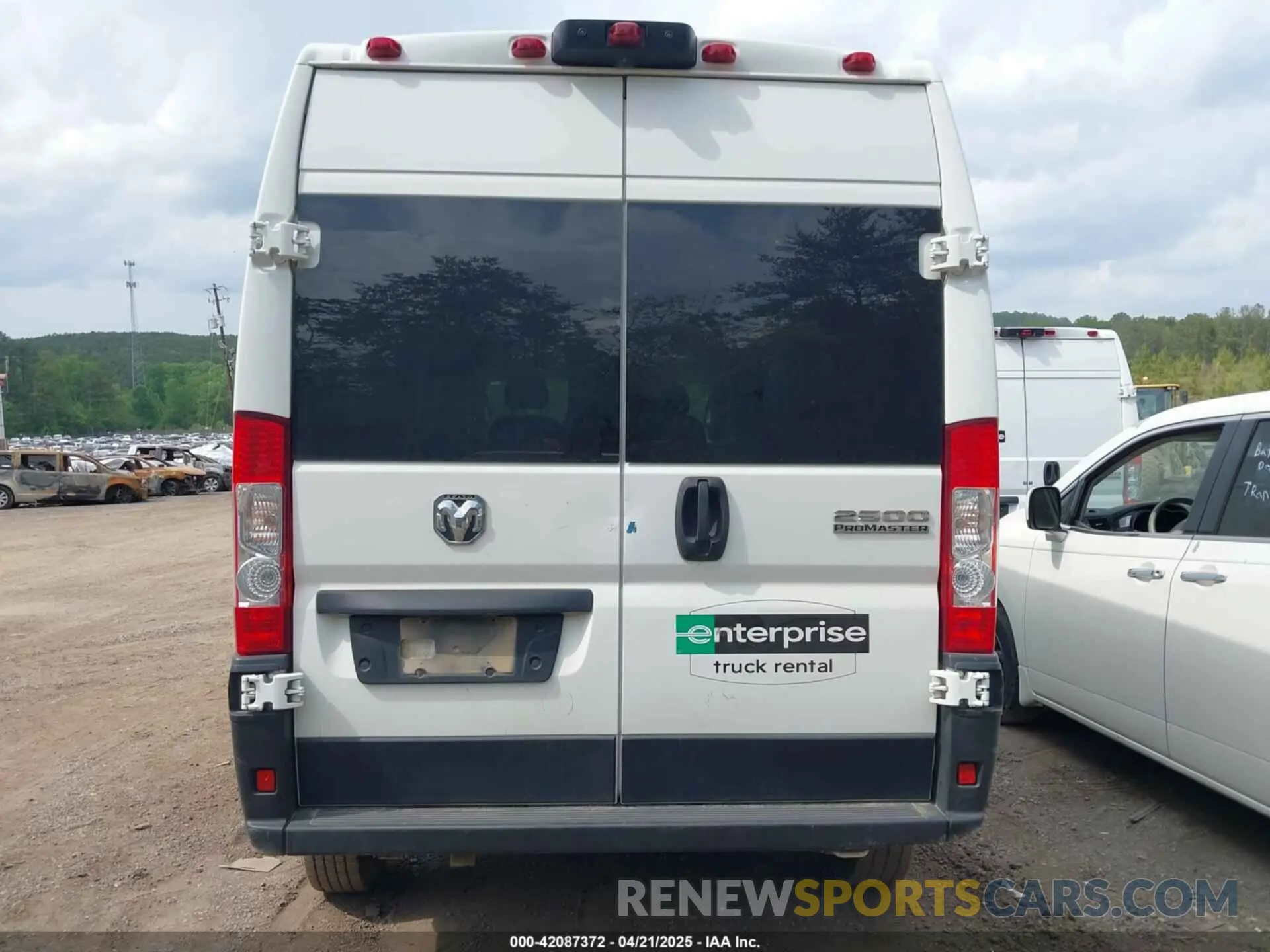 15 Photograph of a damaged car 3C6LRVDG9PE596287 RAM PROMASTER 2500 2023
