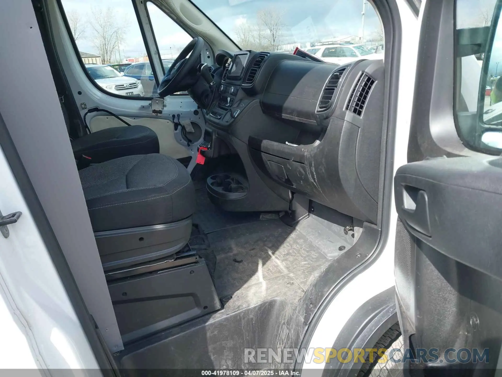 5 Photograph of a damaged car 3C6LRVDG9PE603061 RAM PROMASTER 2500 2023