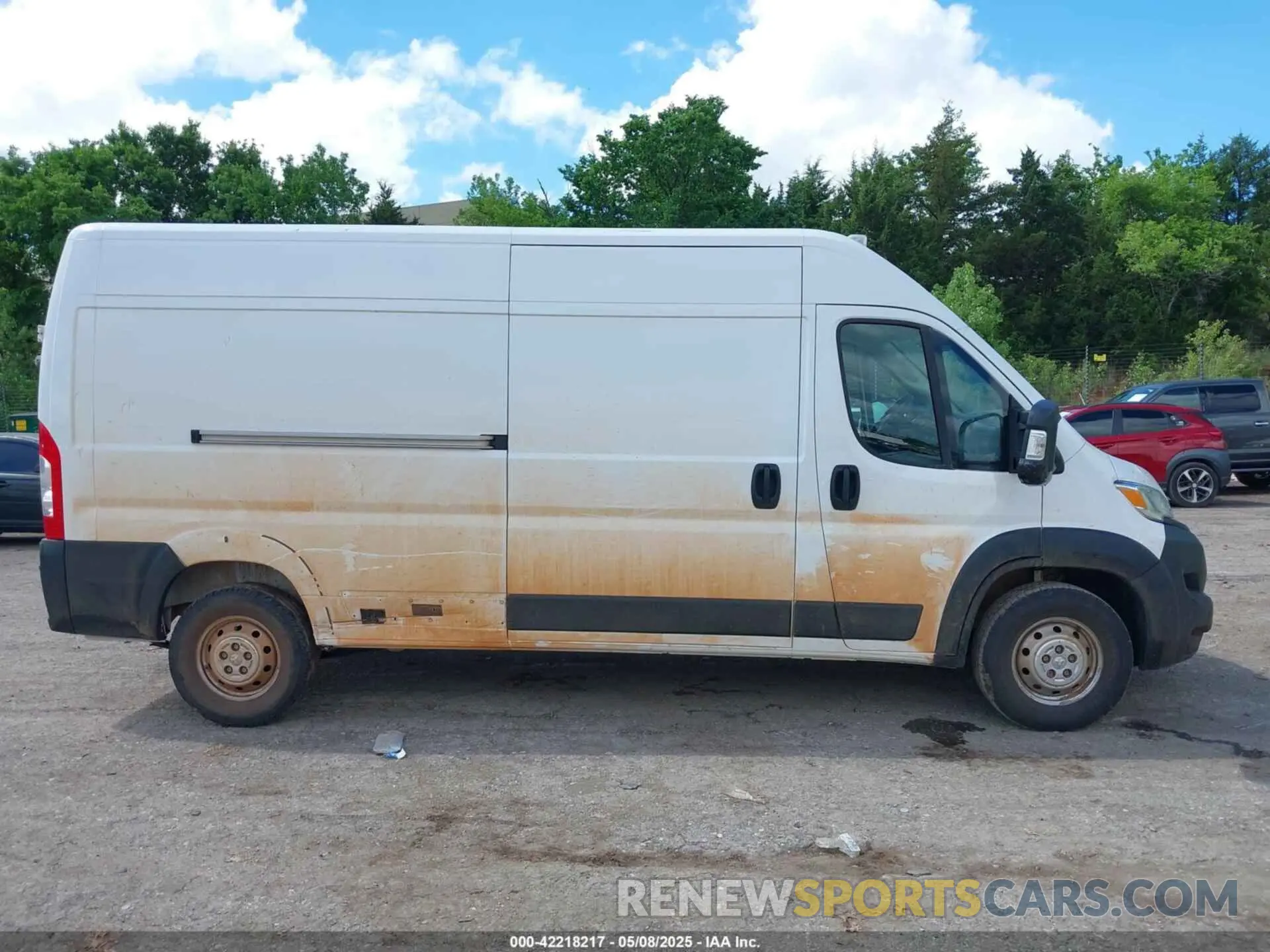 13 Photograph of a damaged car 3C6LRVDGXPE541587 RAM PROMASTER 2500 2023