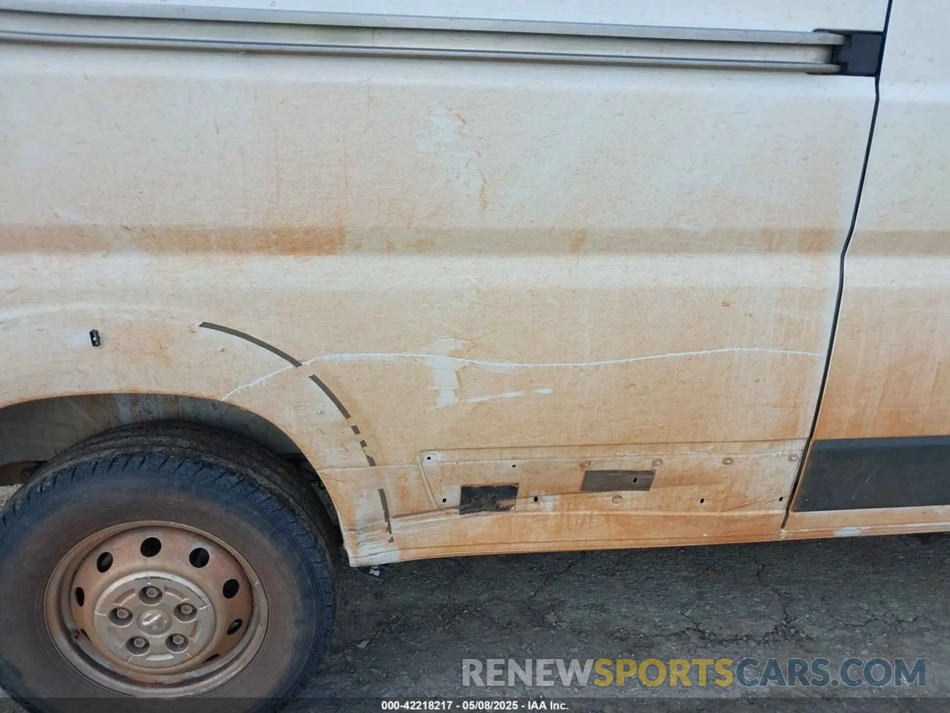 17 Photograph of a damaged car 3C6LRVDGXPE541587 RAM PROMASTER 2500 2023