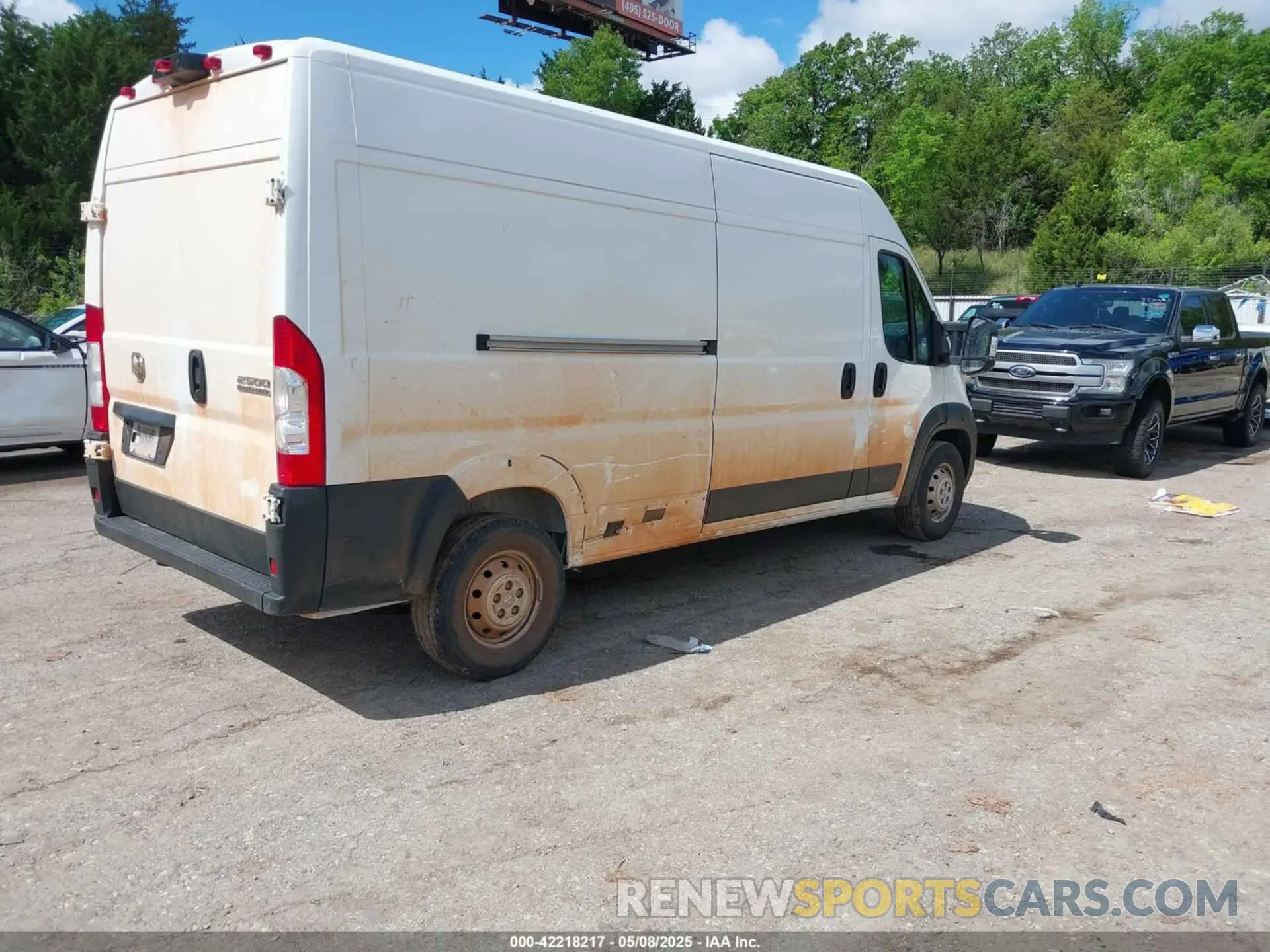 4 Photograph of a damaged car 3C6LRVDGXPE541587 RAM PROMASTER 2500 2023