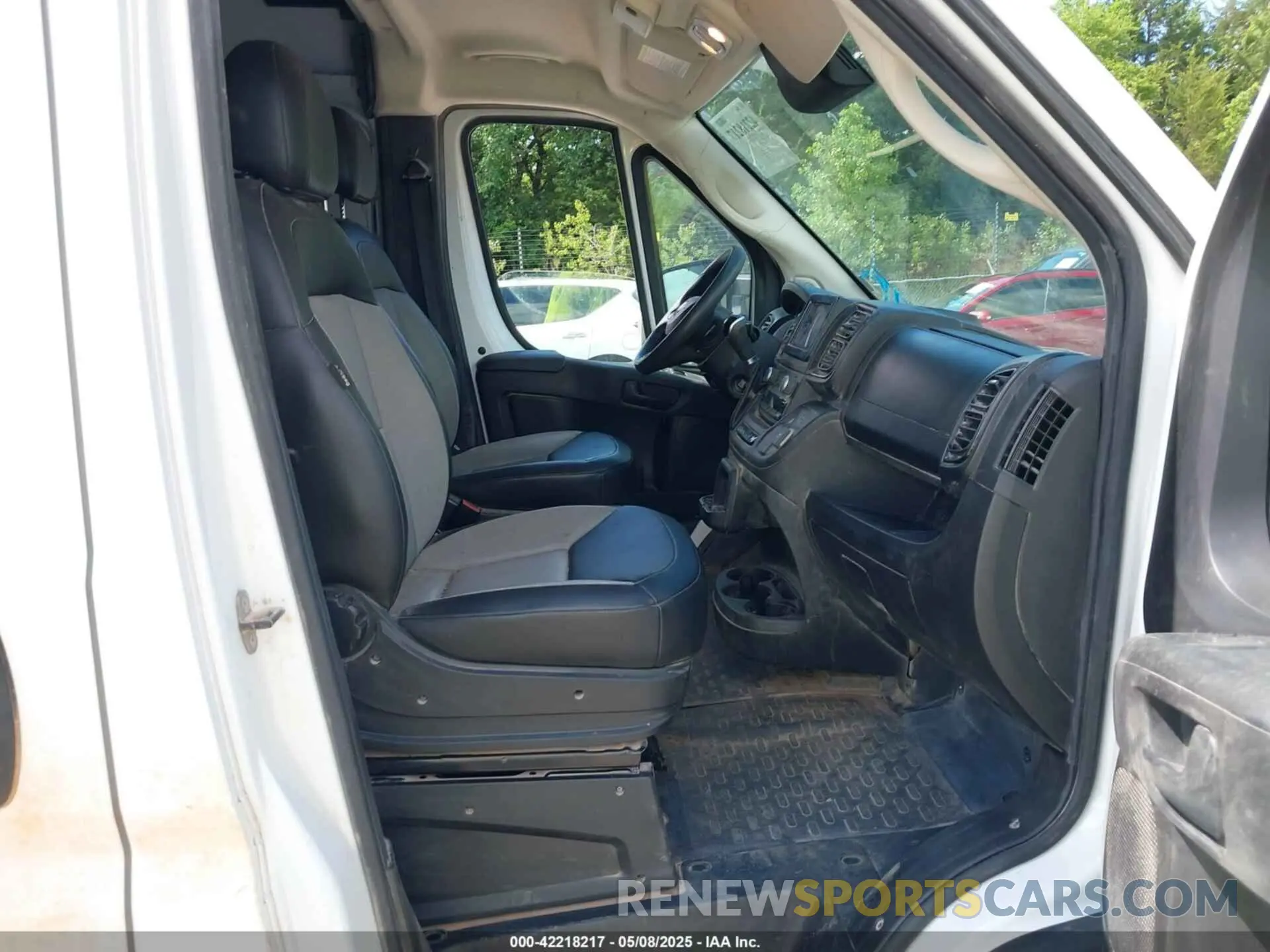 5 Photograph of a damaged car 3C6LRVDGXPE541587 RAM PROMASTER 2500 2023