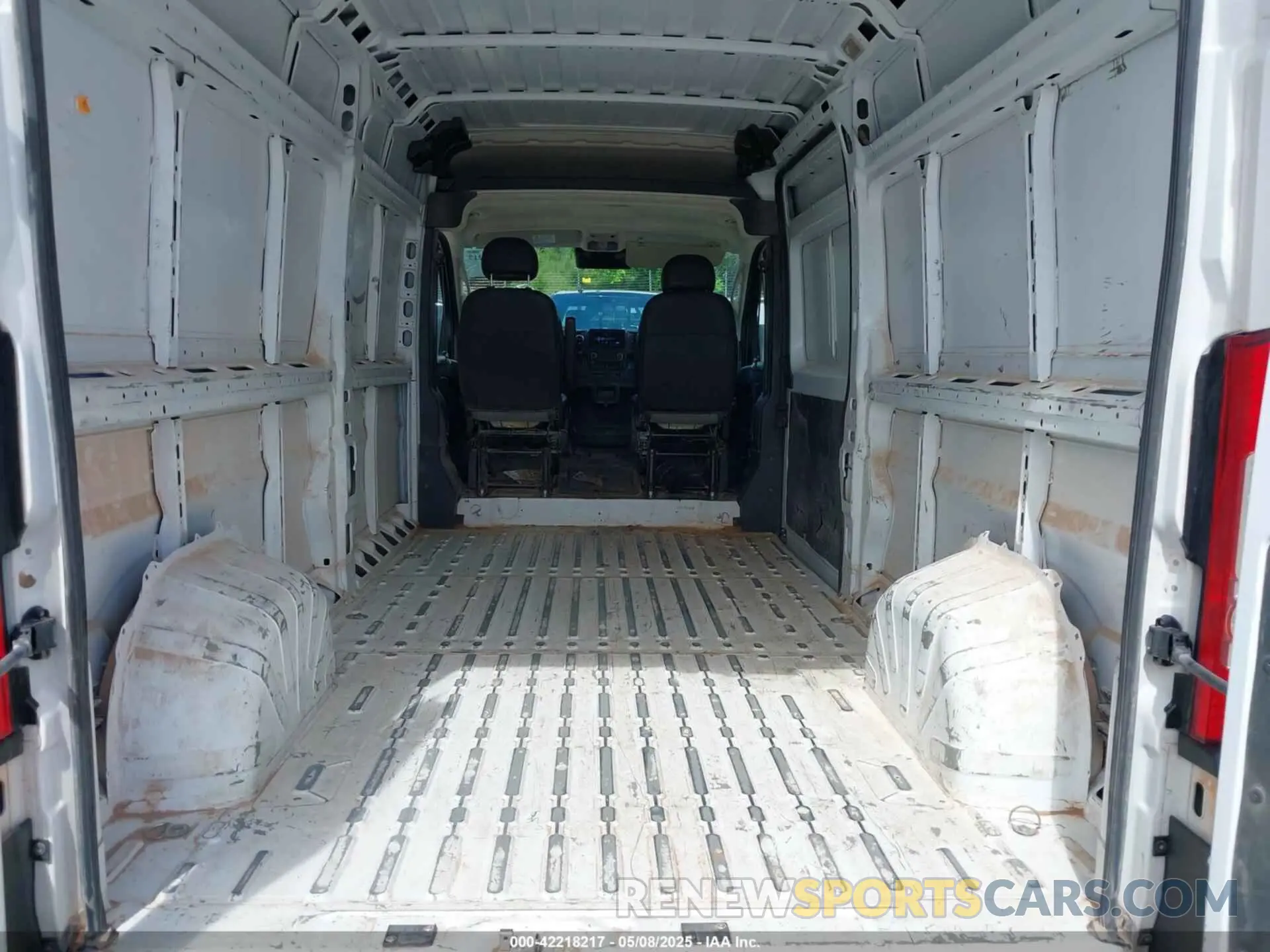 8 Photograph of a damaged car 3C6LRVDGXPE541587 RAM PROMASTER 2500 2023