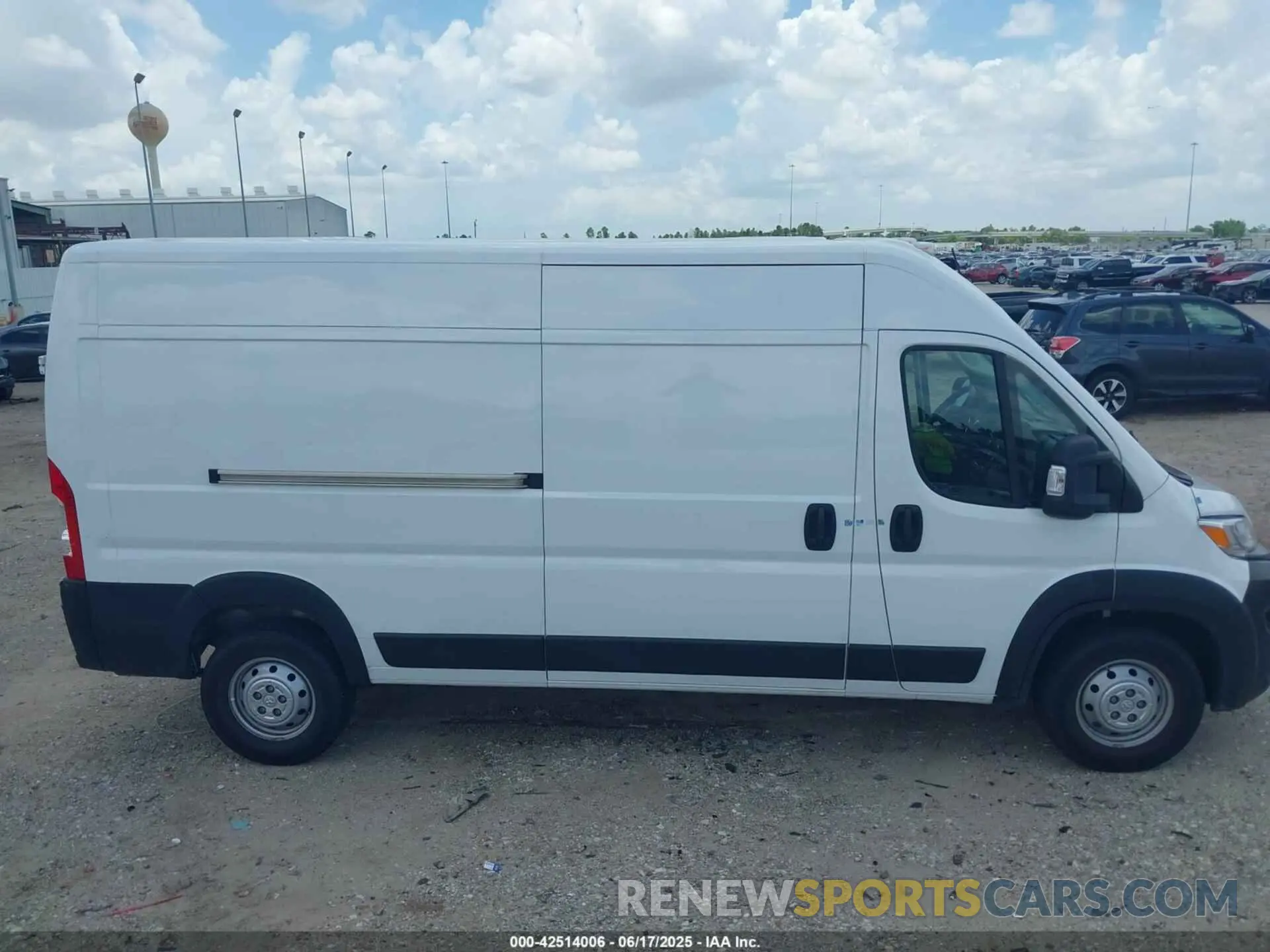 13 Photograph of a damaged car 3C6LRVDGXPE586187 RAM PROMASTER 2500 2023