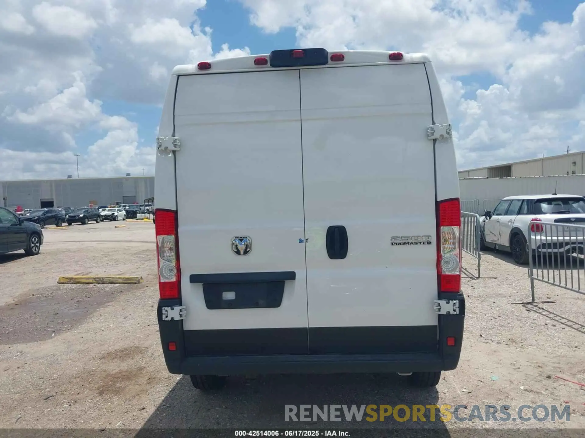 16 Photograph of a damaged car 3C6LRVDGXPE586187 RAM PROMASTER 2500 2023